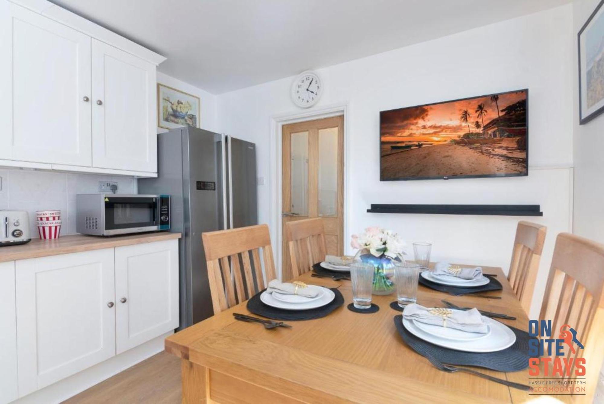 Onsitestays - Tranquil 2 Bedroom With Large Kitchen, Private Garden Near Wimbledon Station Apartment London