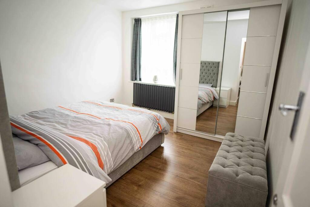 Apartment Flat/apartment - Old St N1 *