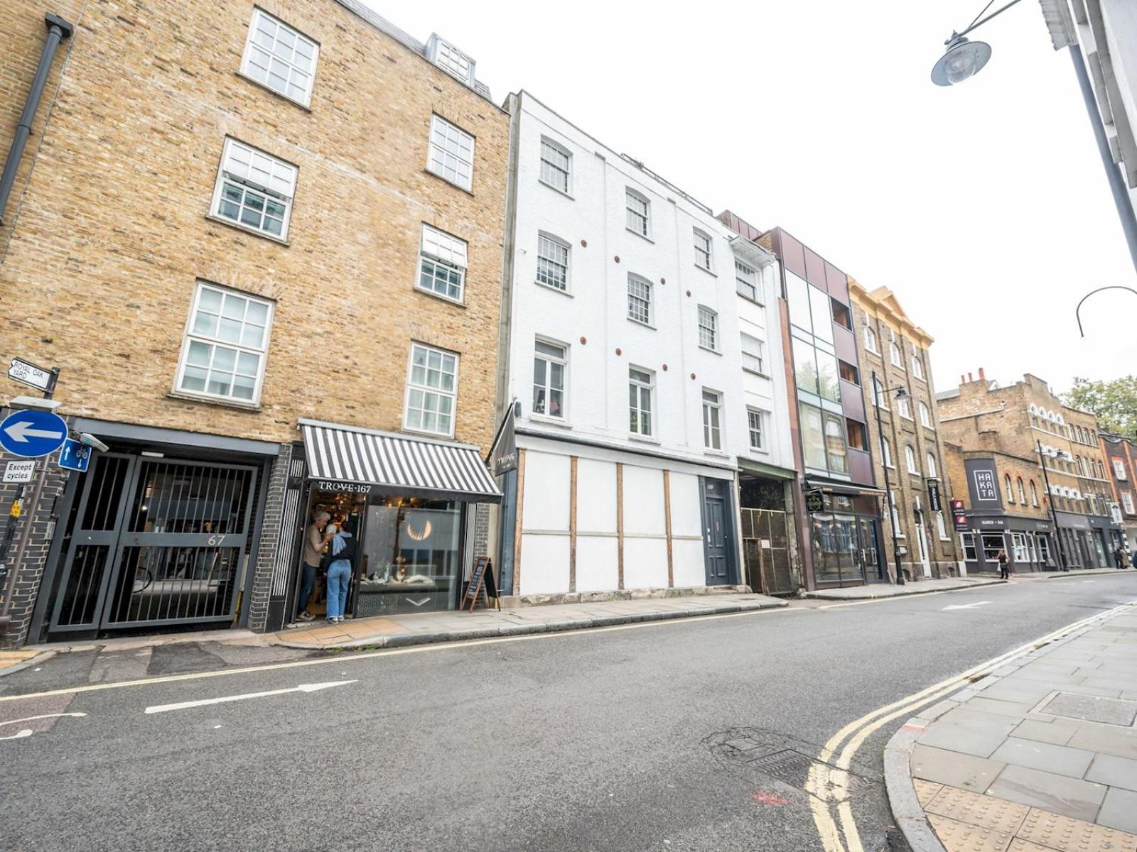 Leilighet Cosy And Spacious Flat Near Bridge London