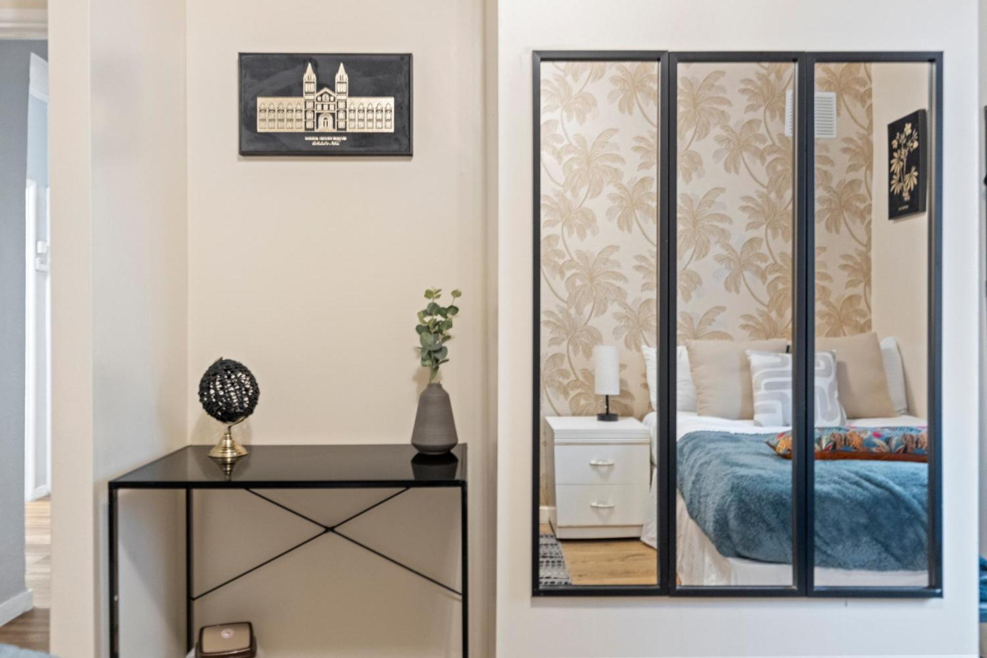 3 Bedroom Flat Near Finsbury Park, Manor House Station Apartment