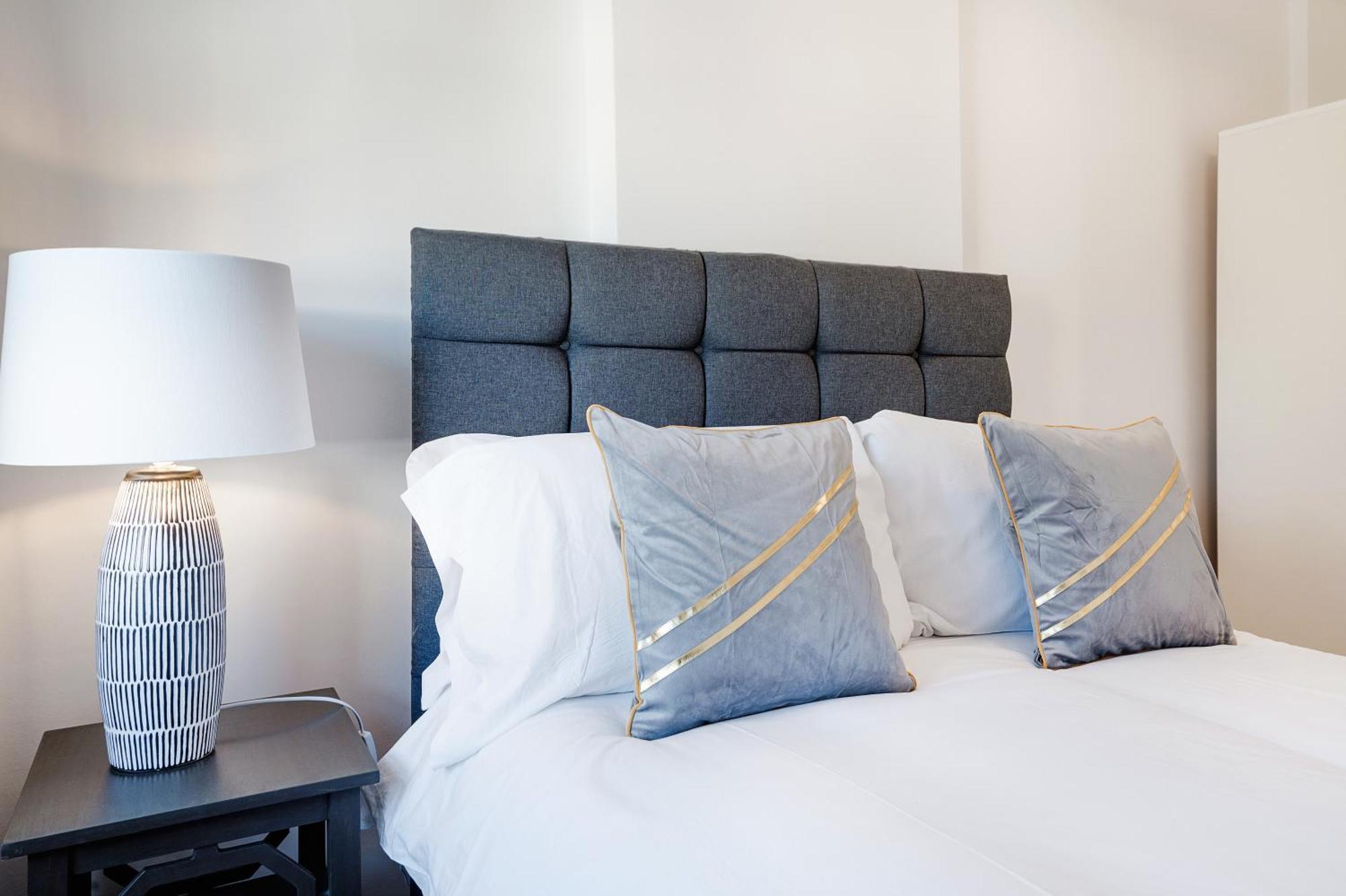 Paddington Station Apartment *