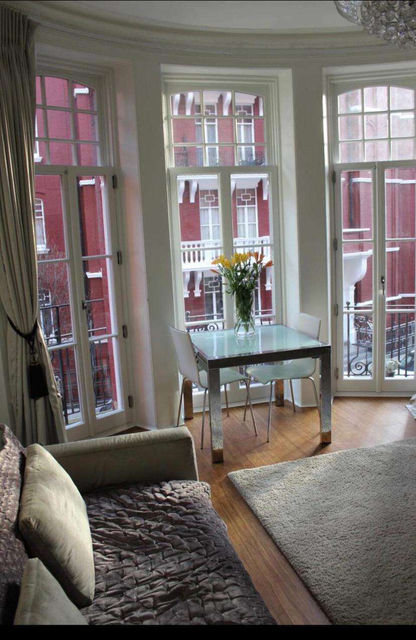 Elegant Bright Flat - Sleeps 5