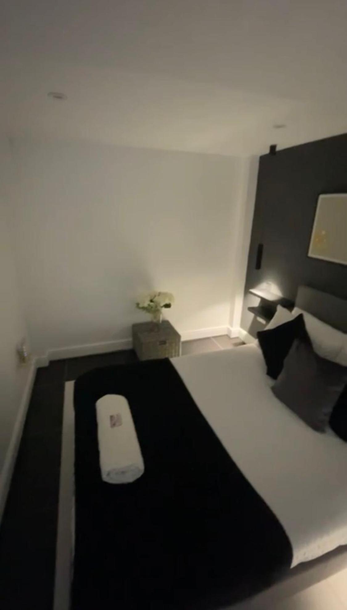 Wandsworth, South Deluxe King 5 Homestay *