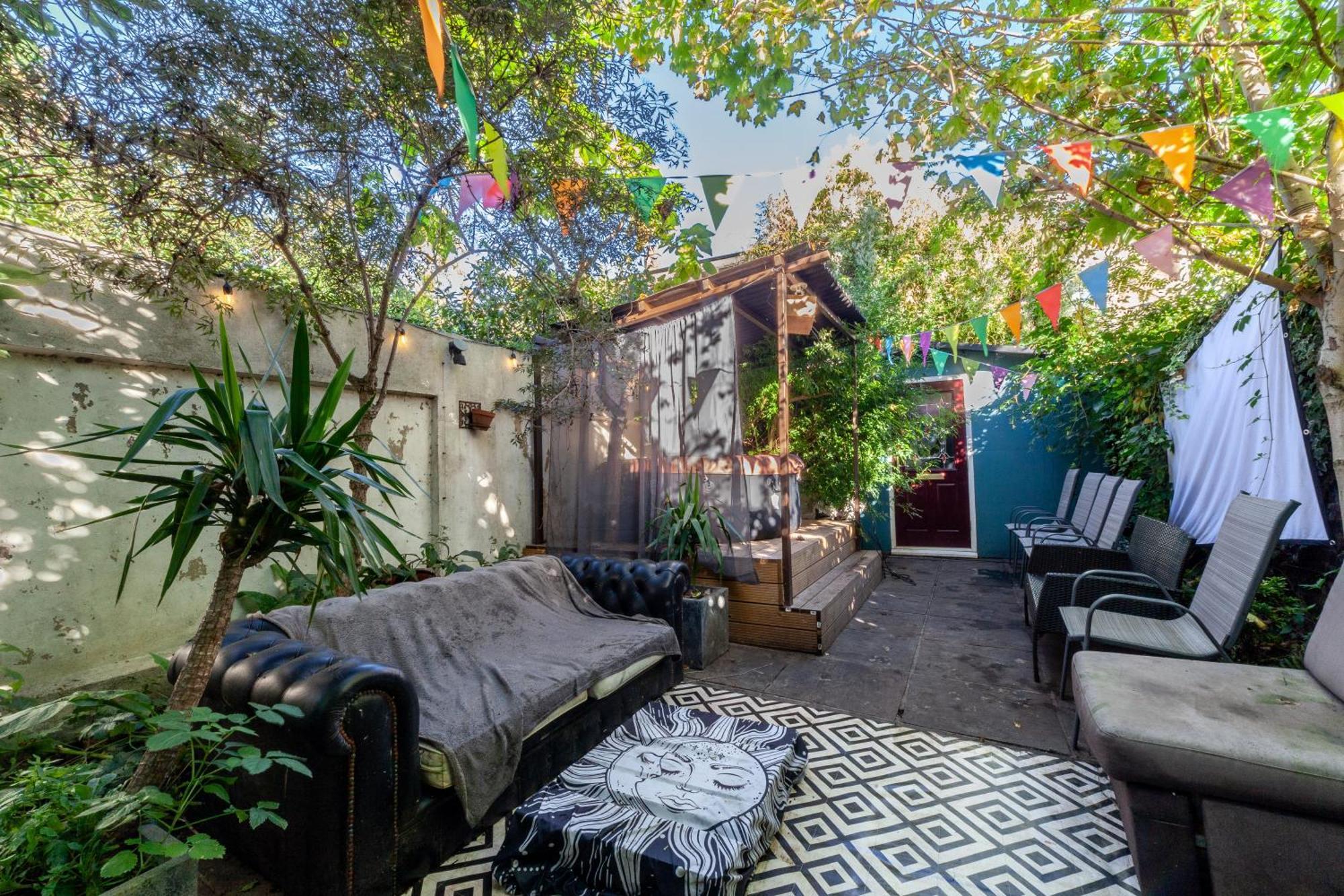 Habitación en casa particular Double W/projector & Garden Hot Tub Londres