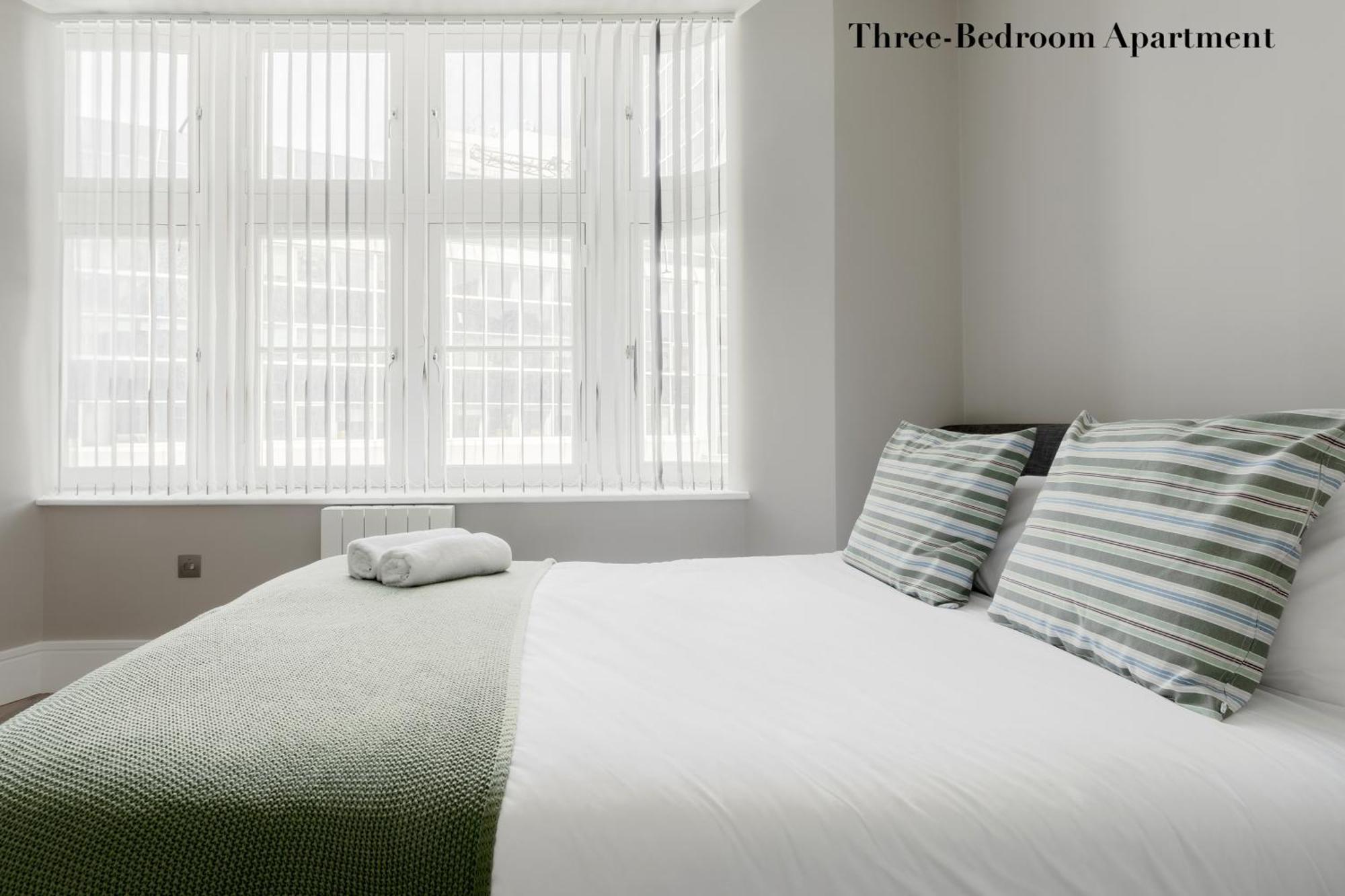 Superb Opposite Edgware Road Station Apartment London