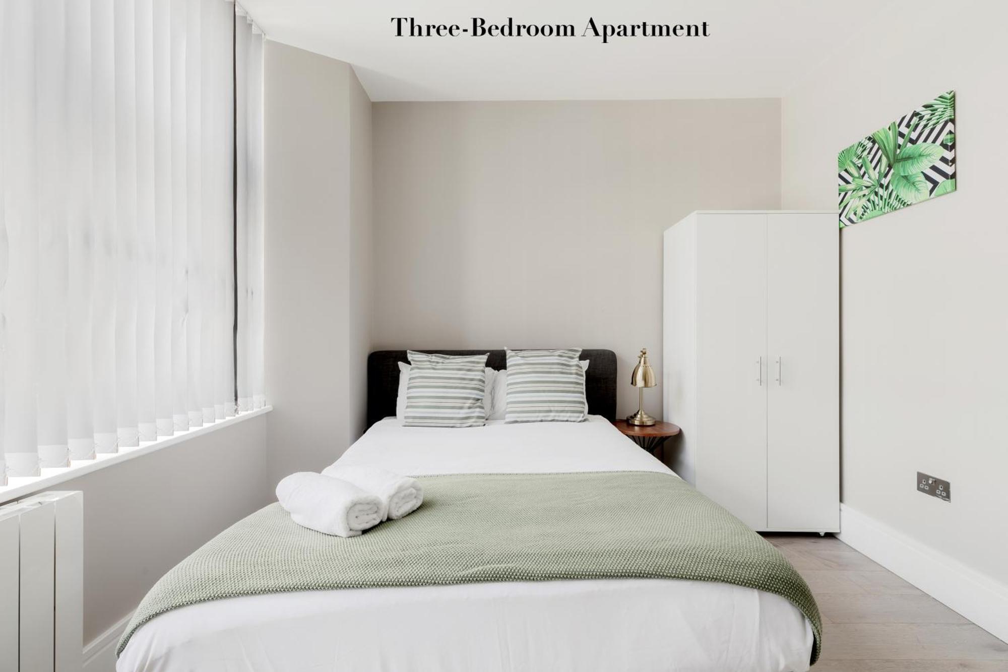 Superb Opposite Edgware Road Station London