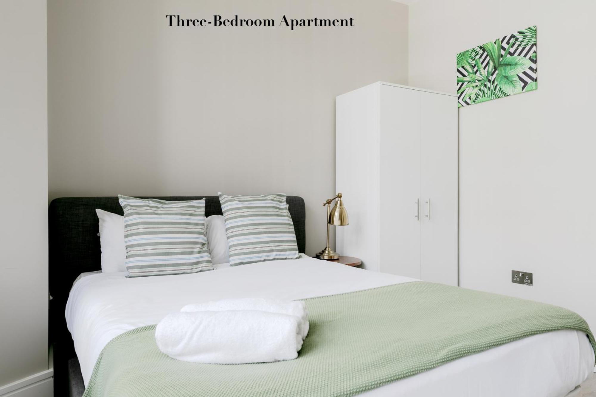 Superb Opposite Edgware Road Station London