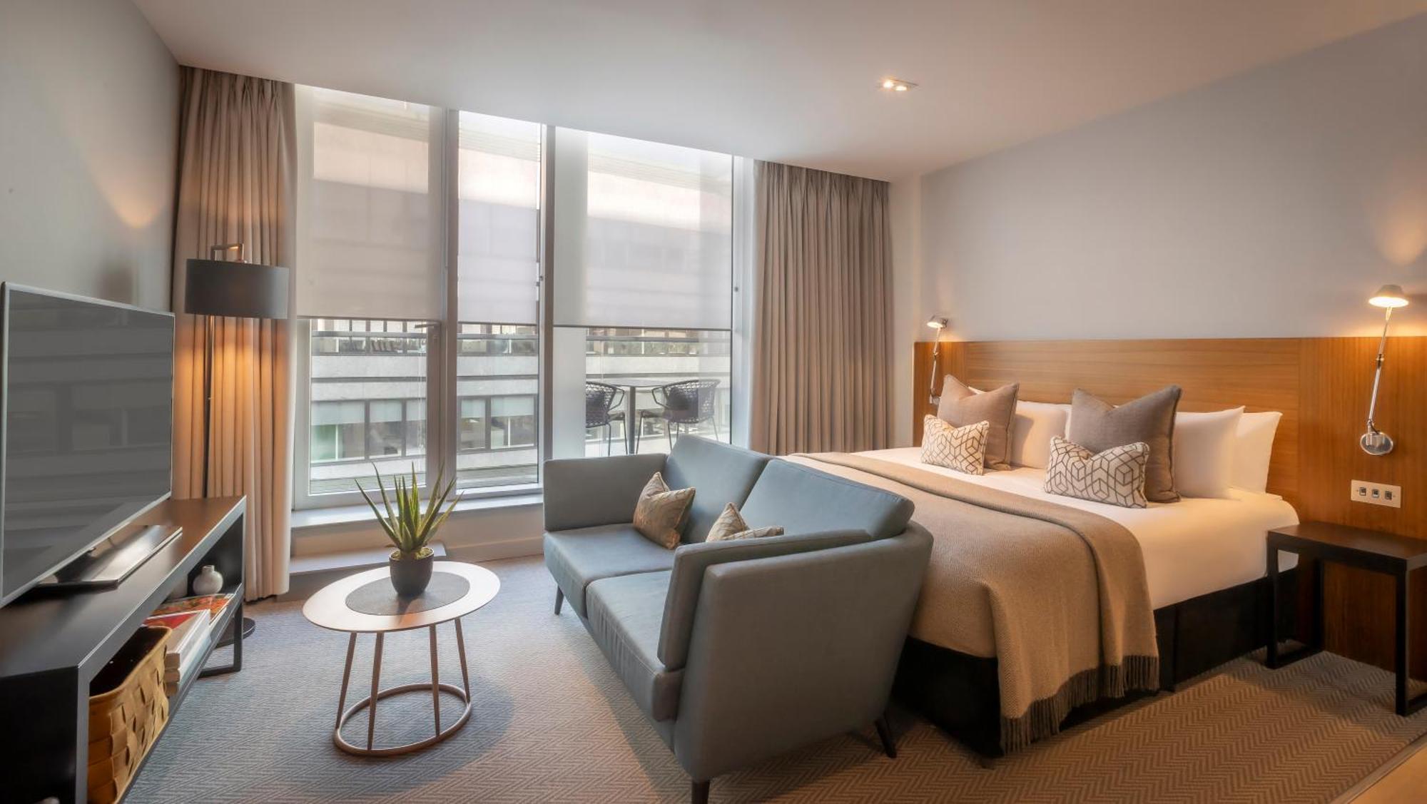 Clayton Hotel London
