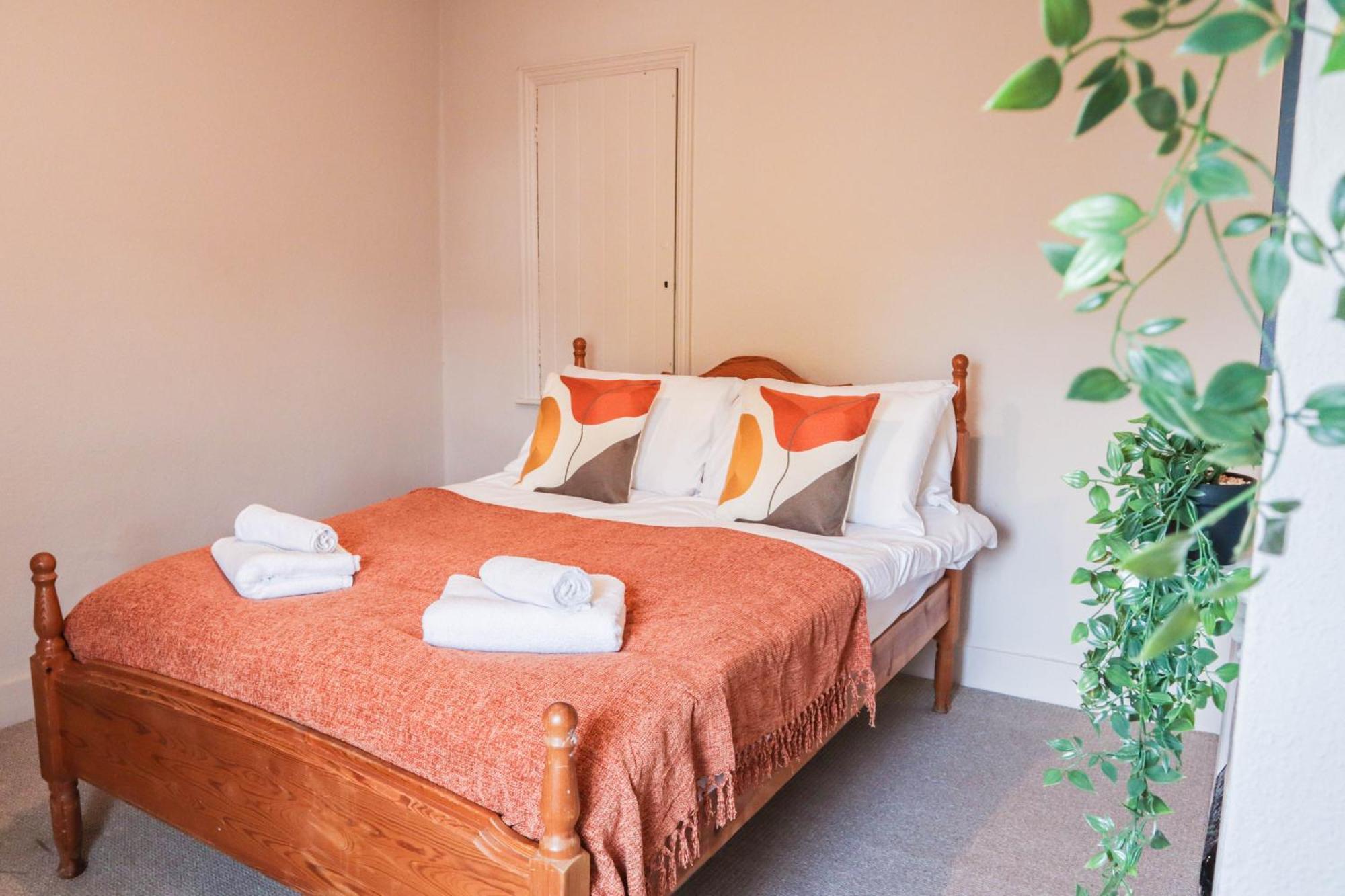 Stunning 5 Bed House In Clapham - Free Wifi! Holiday home *