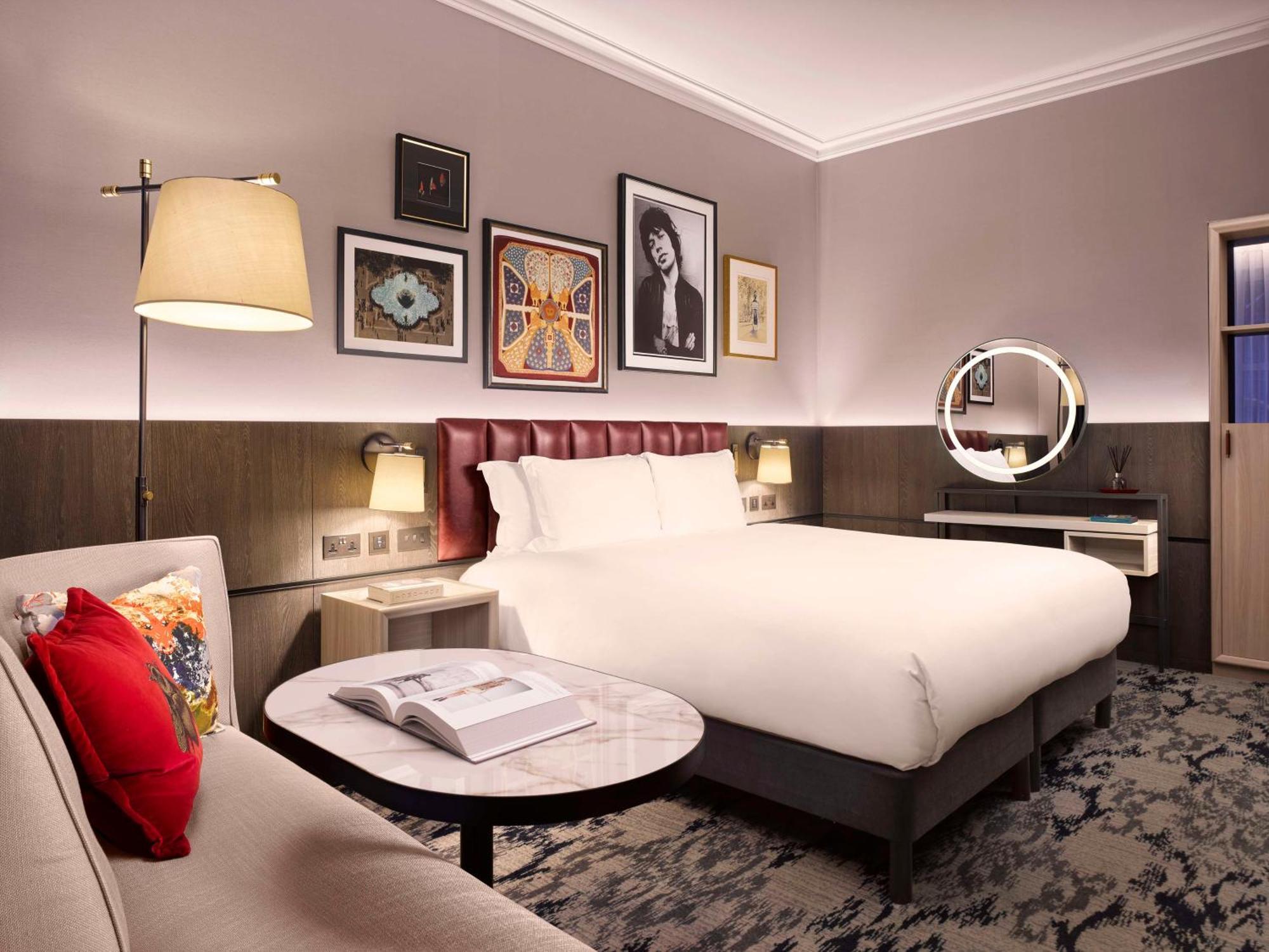 Hotel The Trafalgar St. James, Curio Collection By Hilton