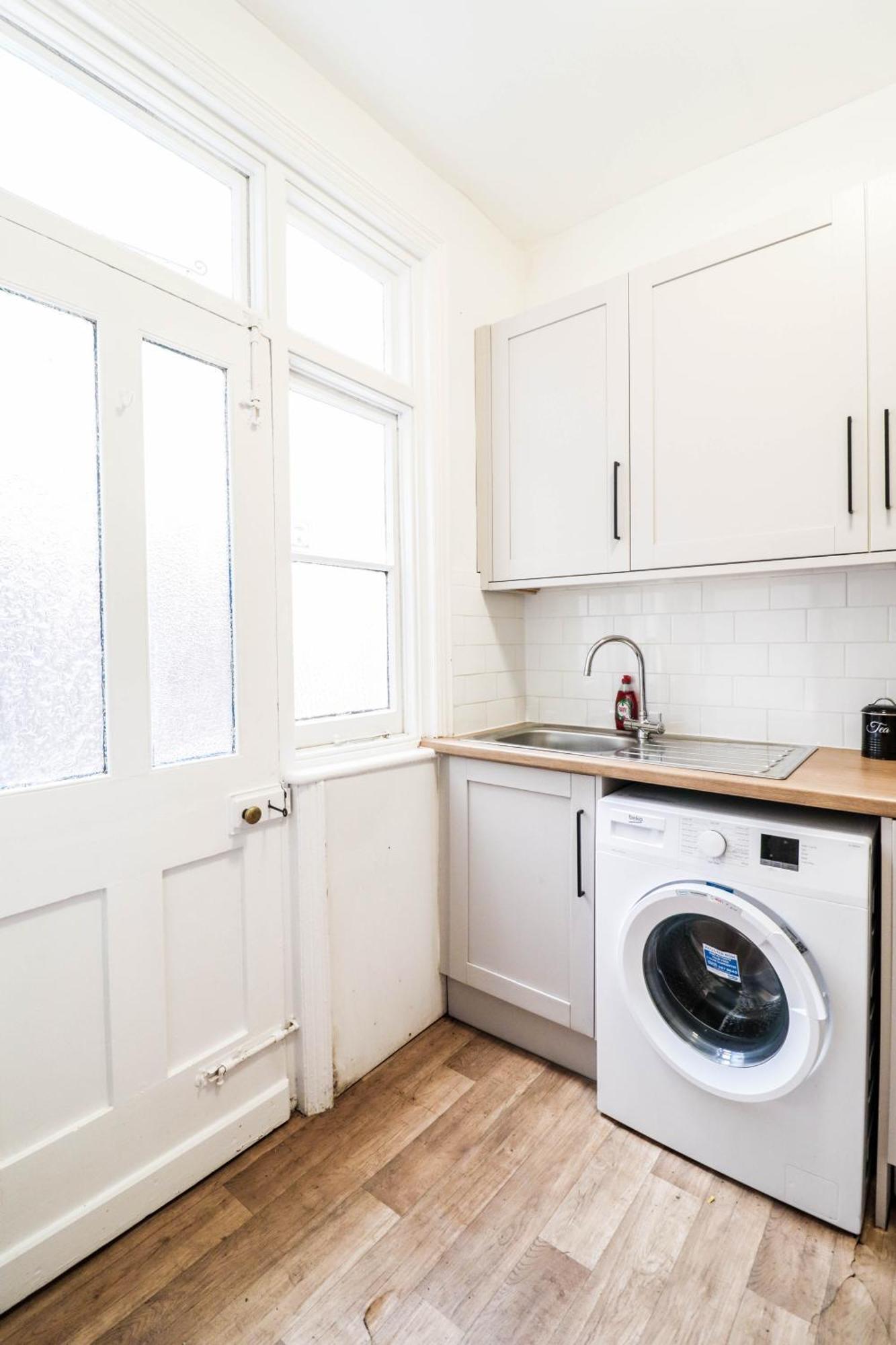 Stunning 5 Bed House In Clapham - Free Wifi! London