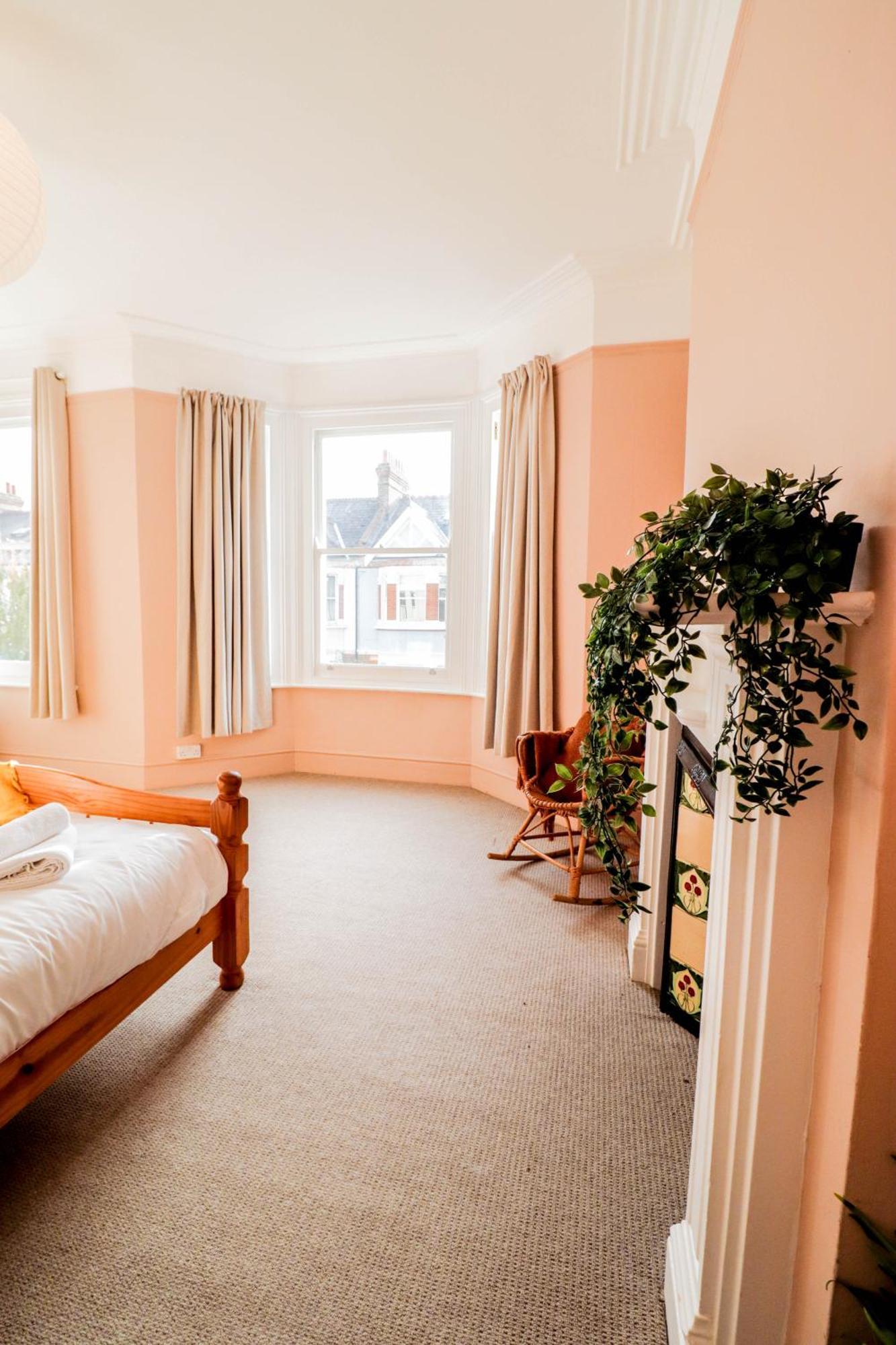 Stunning 5 Bed House In Clapham - Free Wifi! Holiday home
