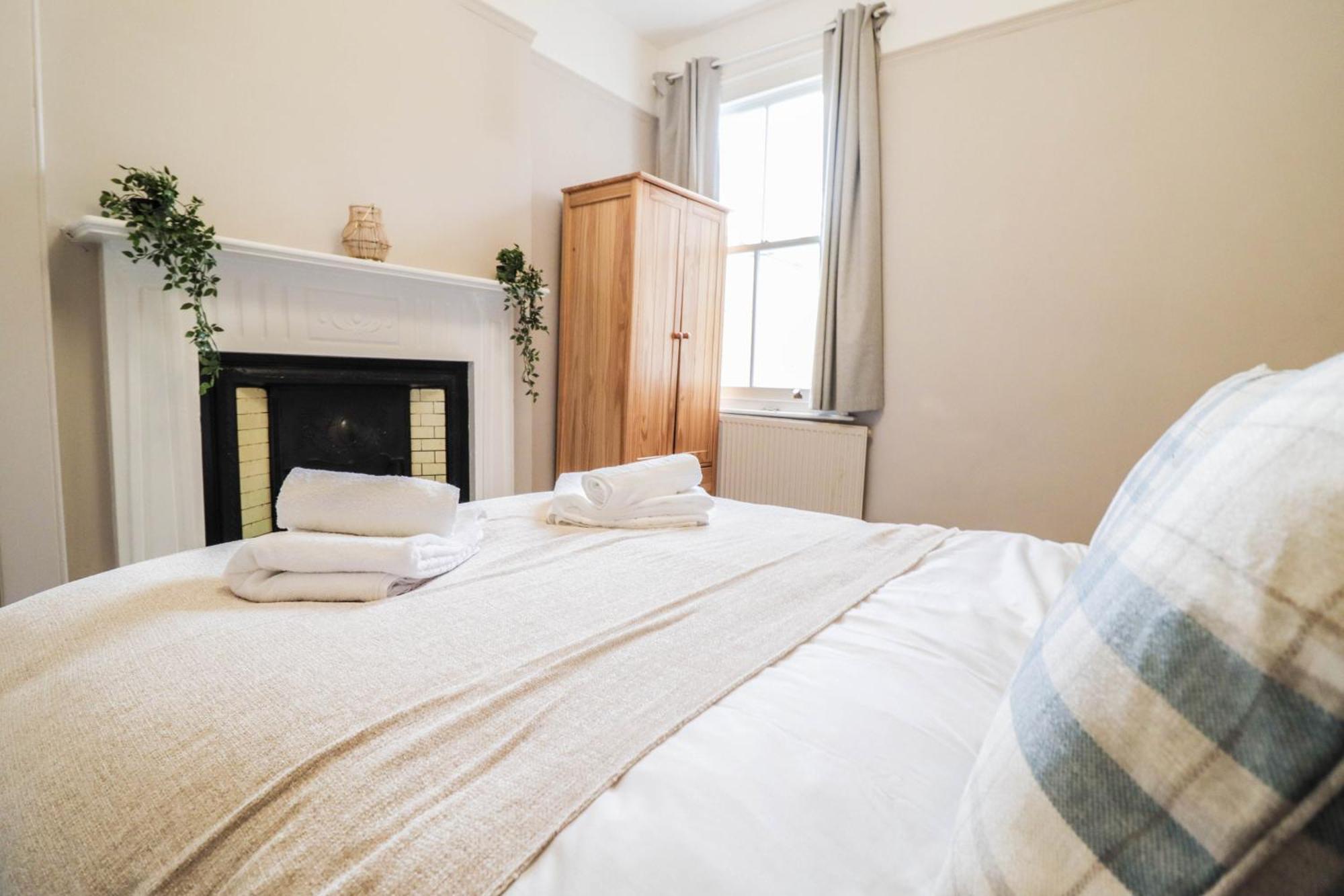 Stunning 5 Bed House In Clapham - Free Wifi! Holiday home