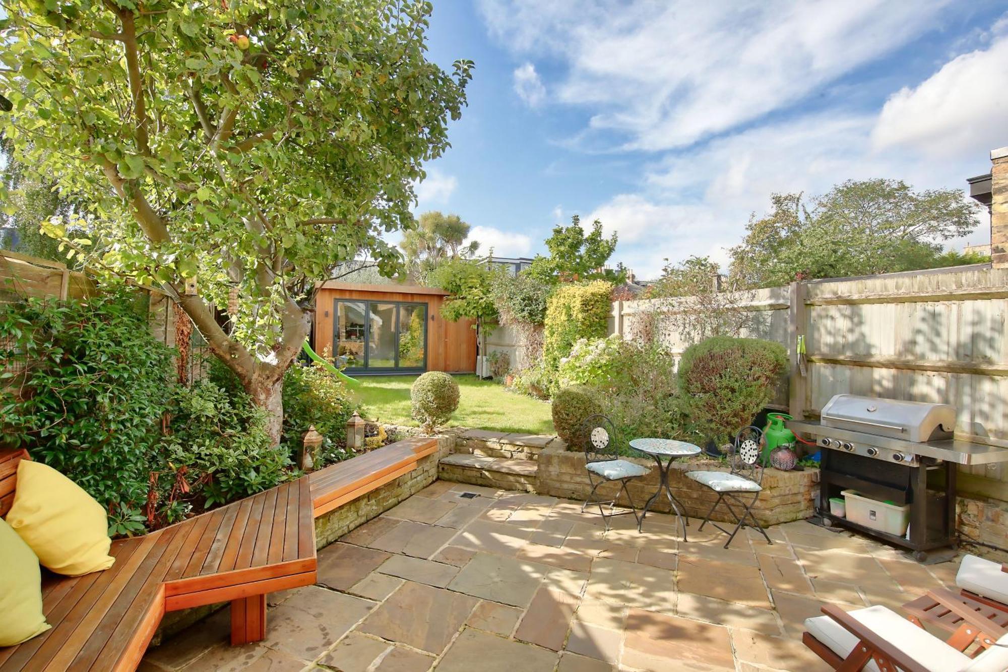 Family 4-bed House & Secluded Garden - Wimbledon