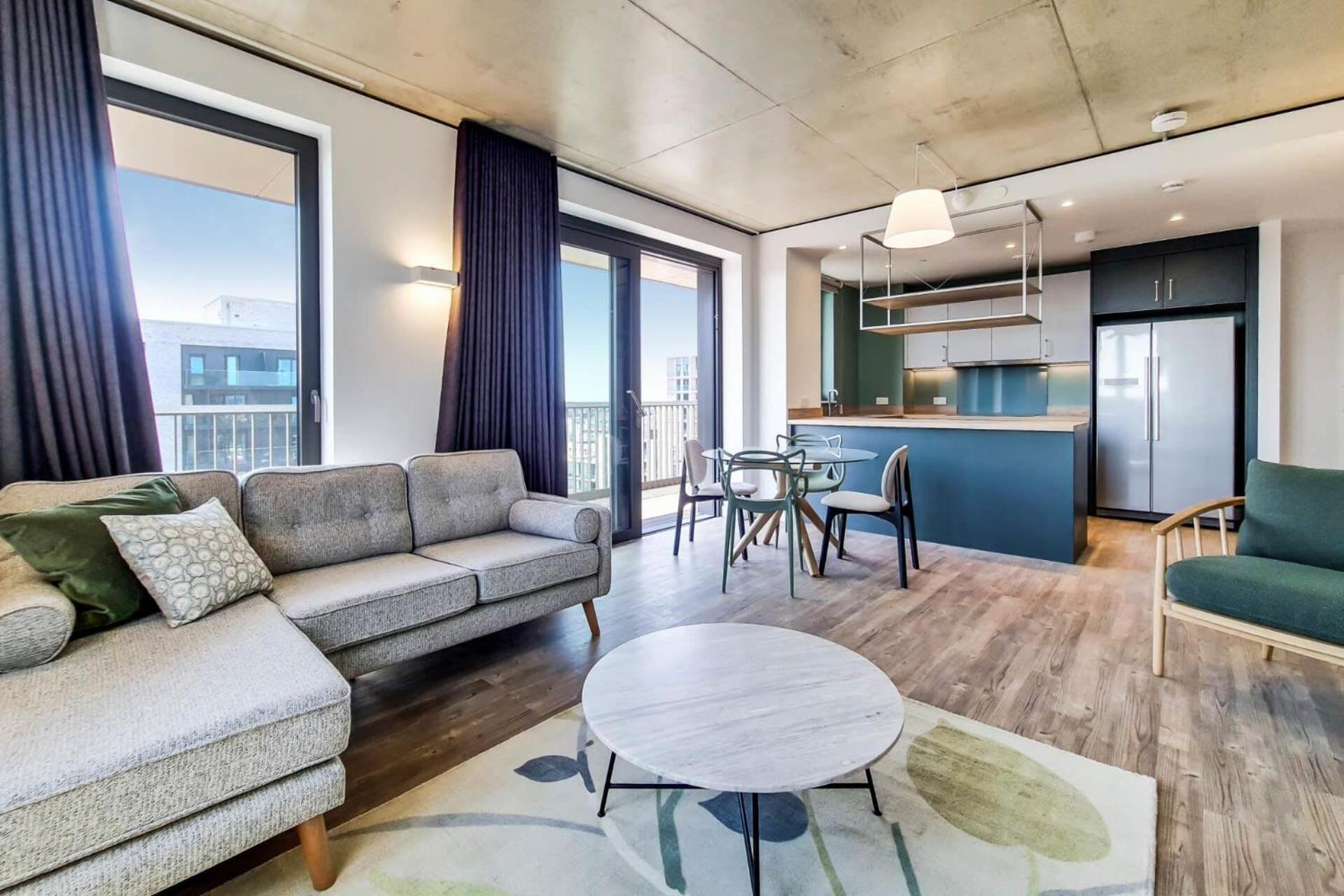 Botanical-inspired At Repton Gardens Right In The Heart Of Wembley Park * London