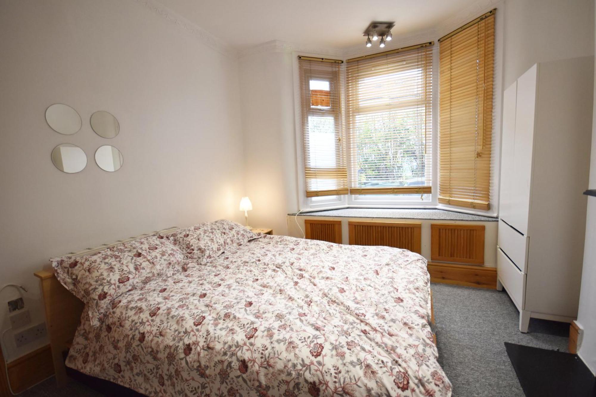 Beautiful Spacious In Waltham Forest East Apartment *