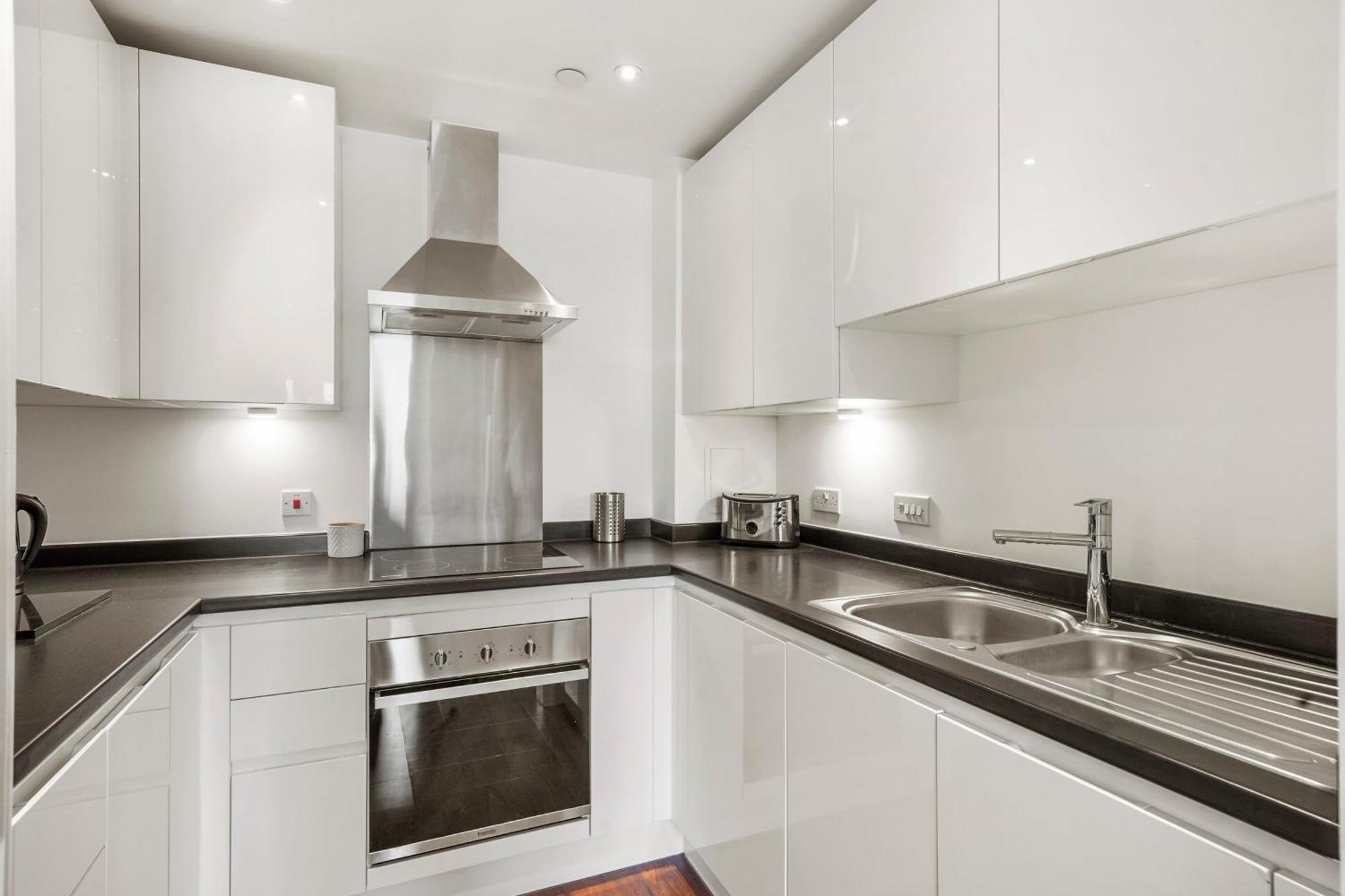 Entire 1 Bedroom Short Term & Flexible Renting Canary Wharf With Free Wifi Apartment