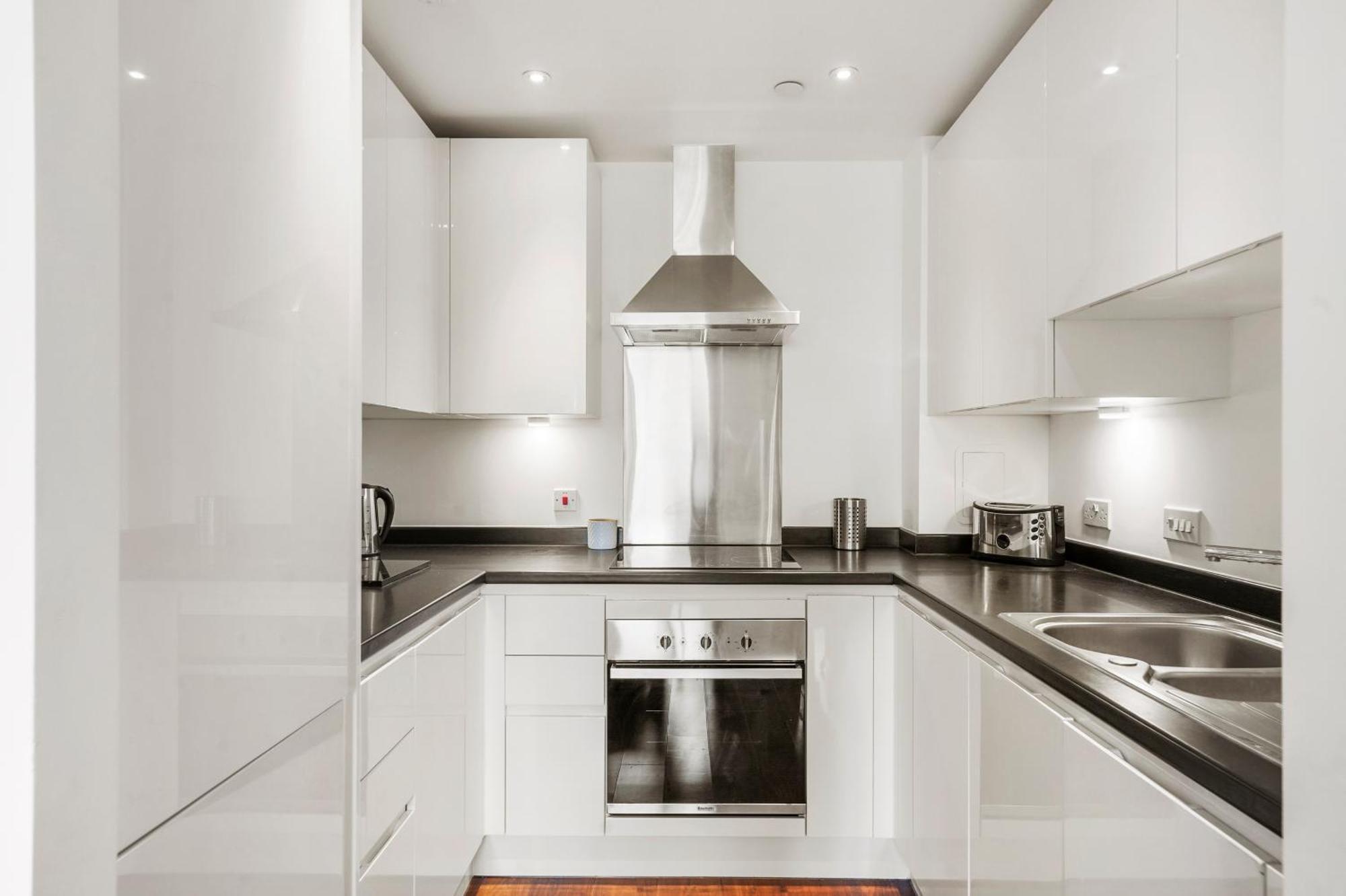 Entire 1 Bedroom Short Term & Flexible Renting Canary Wharf With Free Wifi Apartment London
