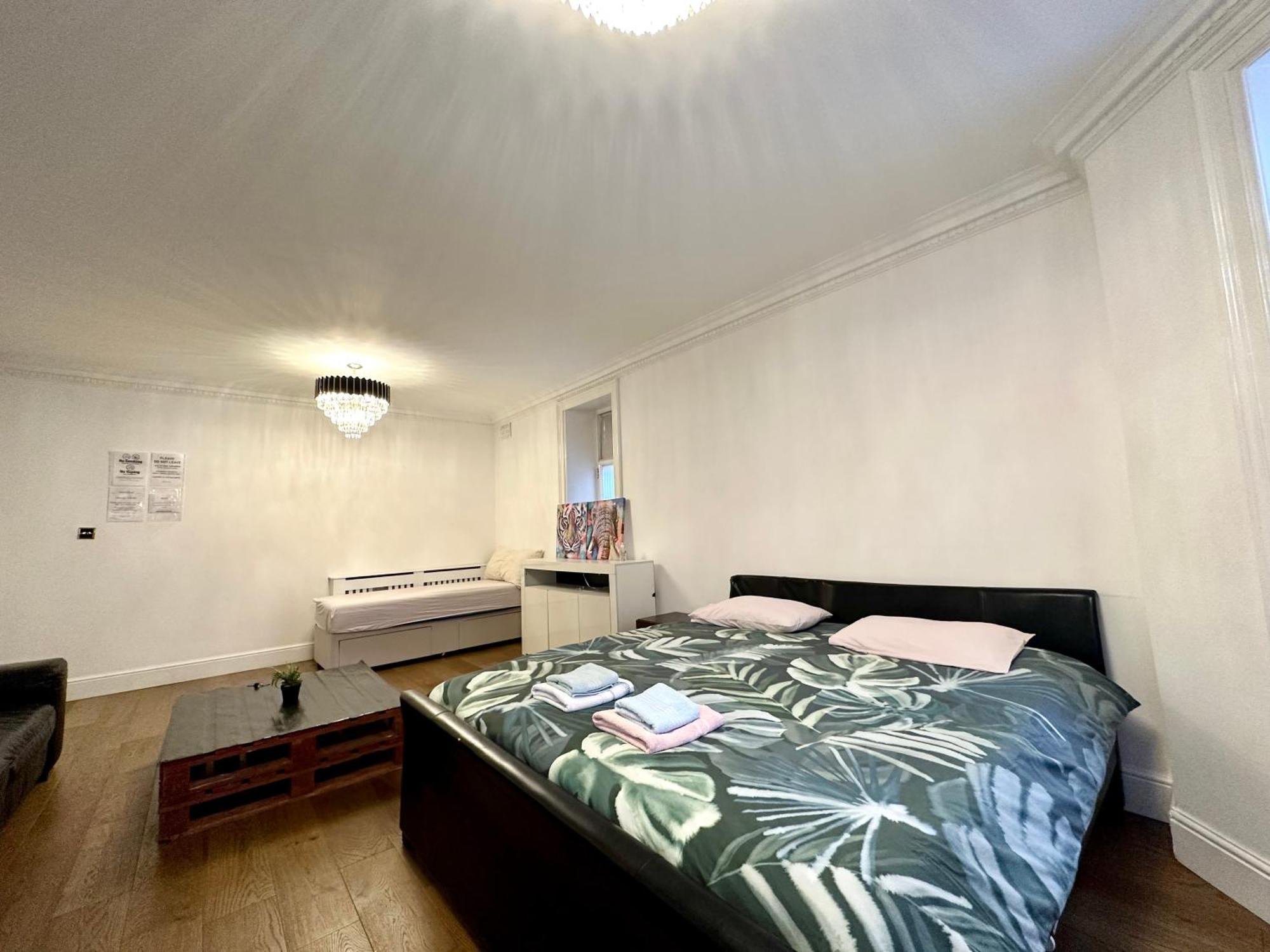 Homestay Greatest Double In Marylebone-paddington #room Name Is Miami# London