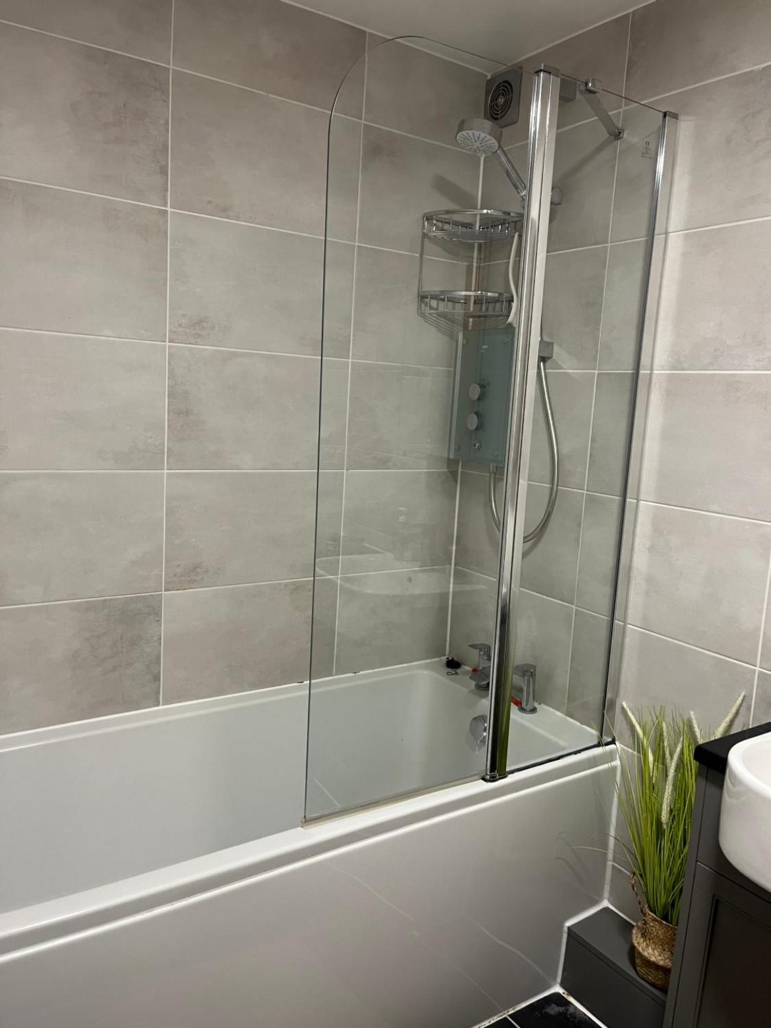 Comfortable Two Bedroom Modern Apartment *