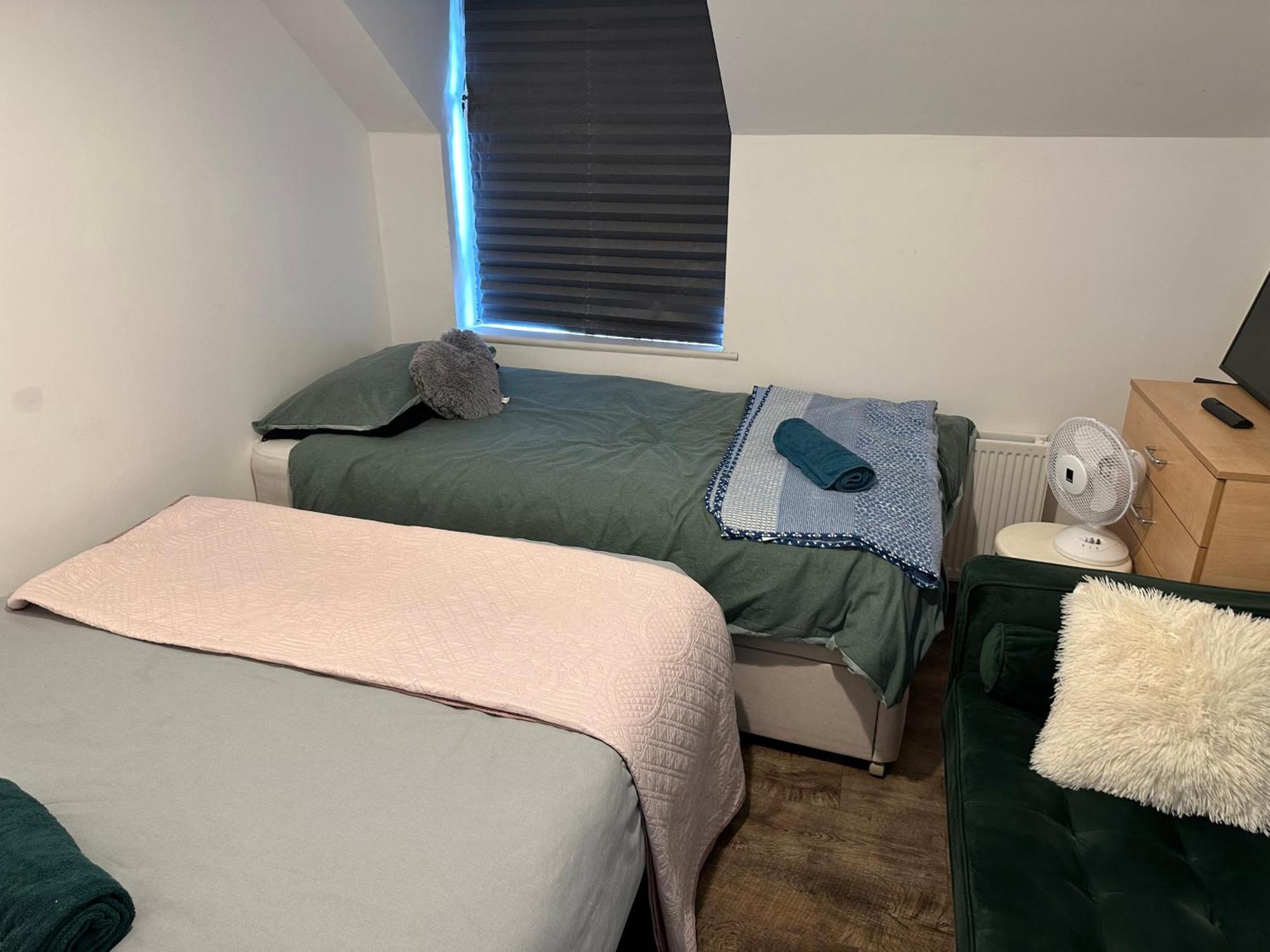 Wembley Area Serviced Apartments, 15mins To Central Apartment London