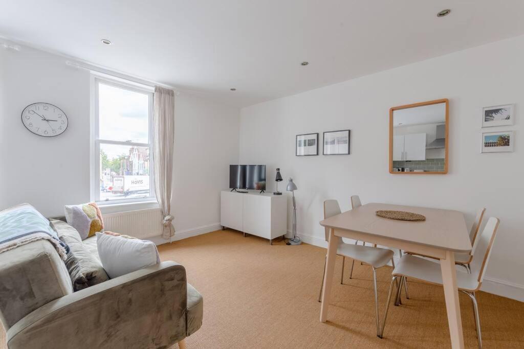 Modern 1bd Flat - 15 Min Walk To Bridge Apartamento