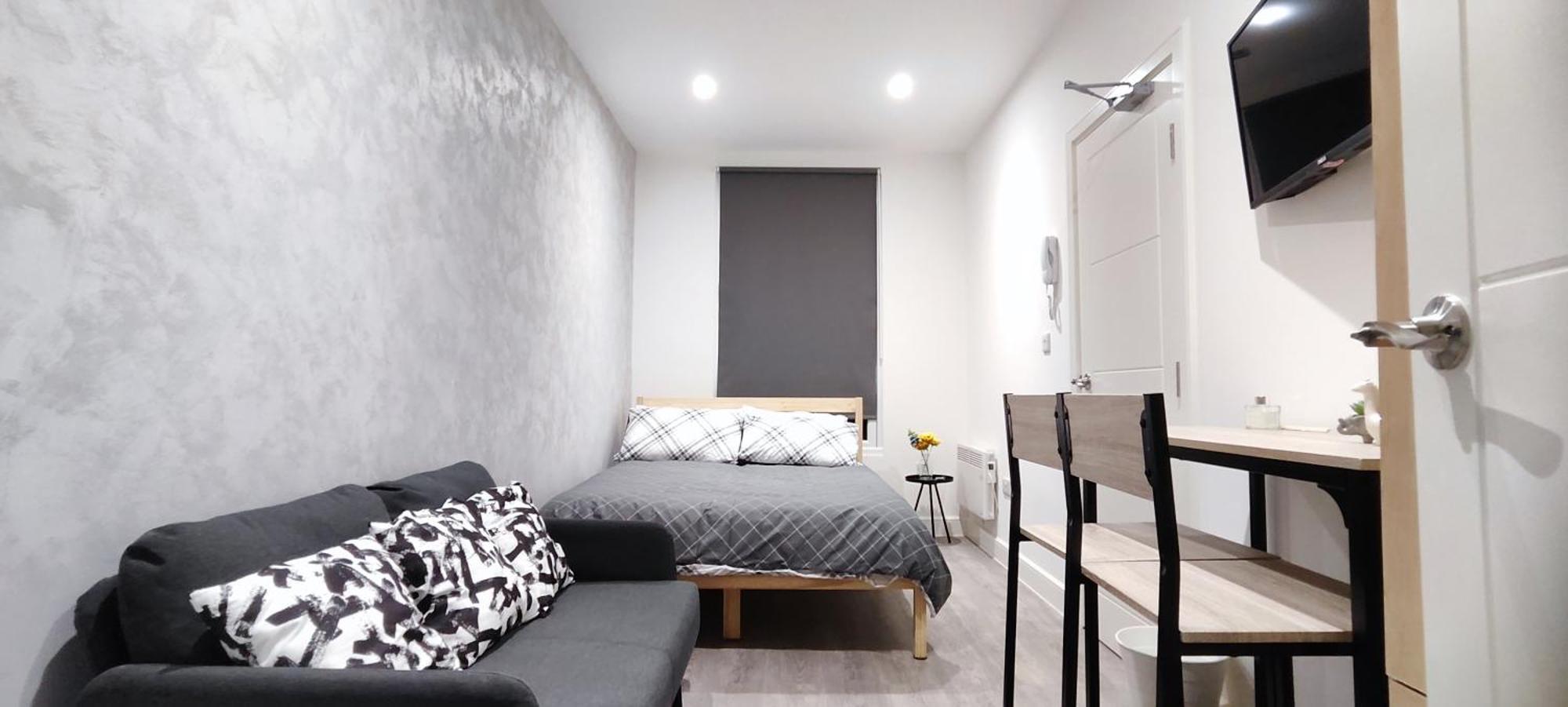 Modern In Stoke Newington Apartment