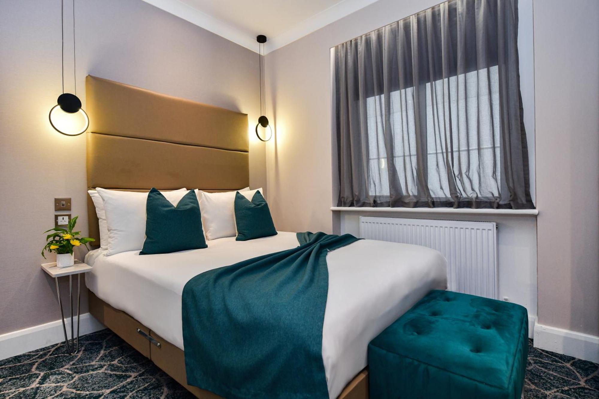Queens Park Premier Hyde Park Hotel 4*