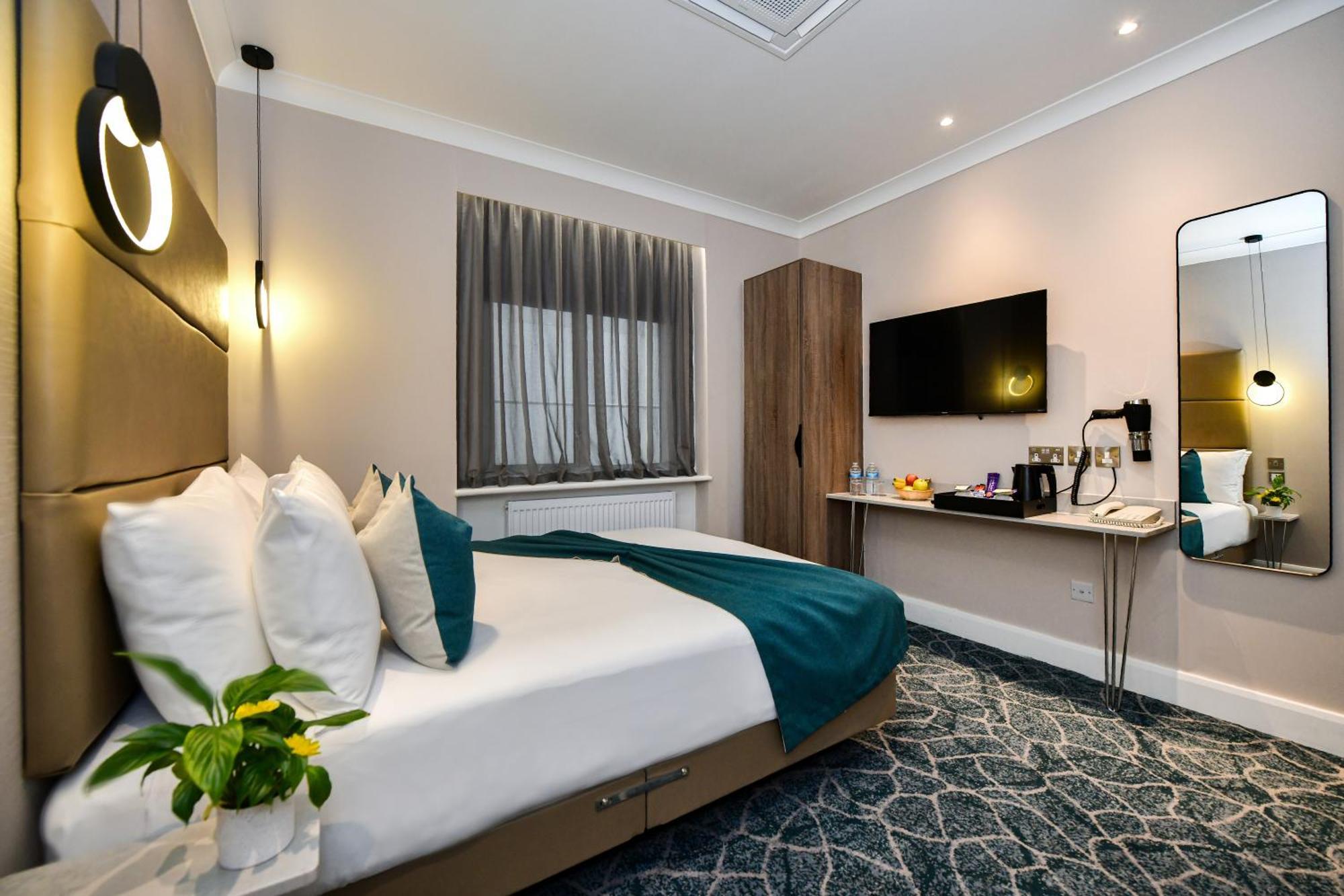 Hotel Queens Park Premier Hyde Park London