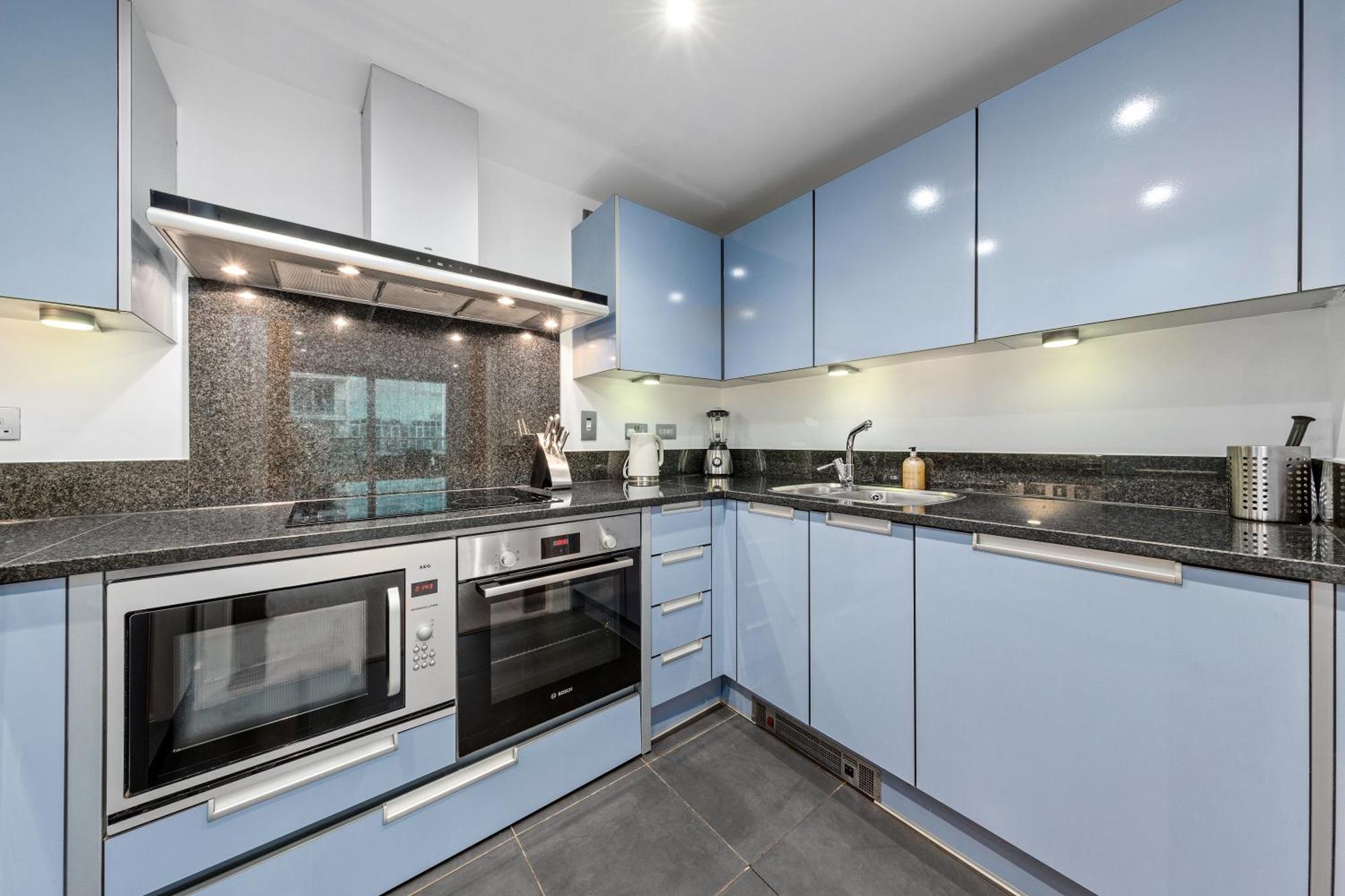 2 Bedroom Us Embassy Eye And Riverside View Panoramic Balcony Apartment *