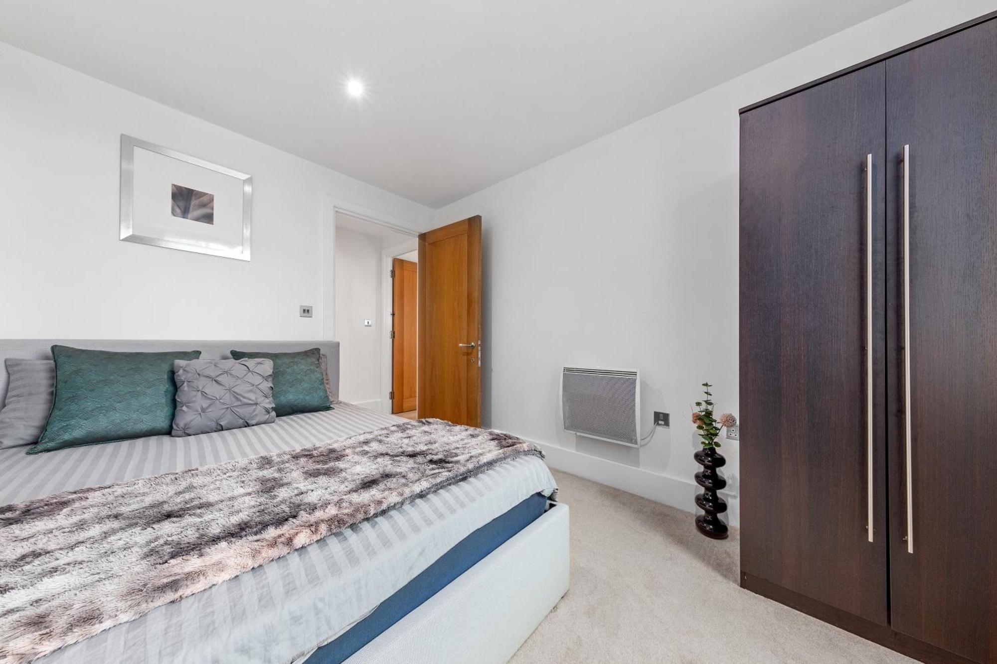 Apartment 2 Bedroom Us Embassy Eye And Riverside View Panoramic Balcony London