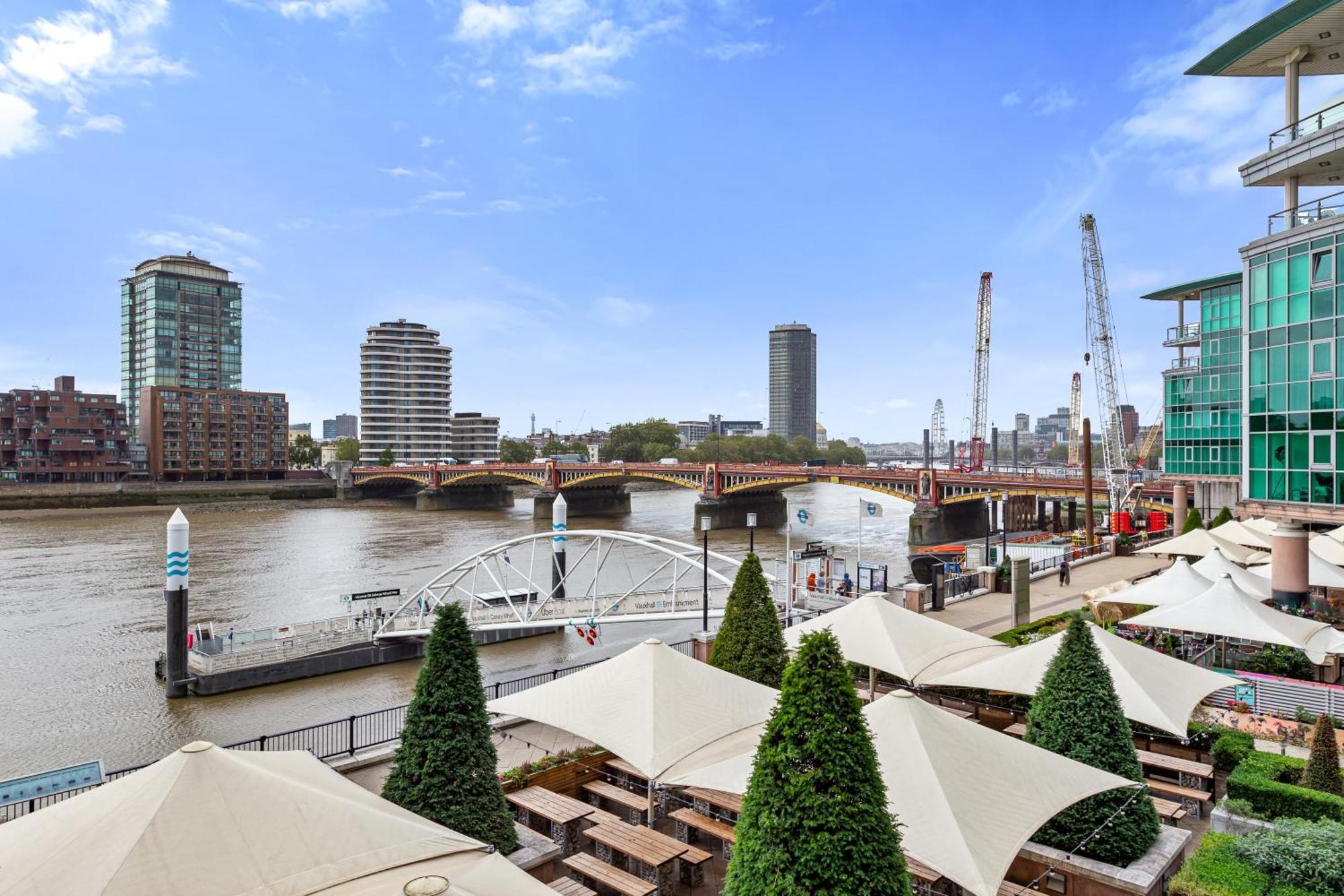 Apartment 2 Bedroom Us Embassy Eye And Riverside View Panoramic Balcony