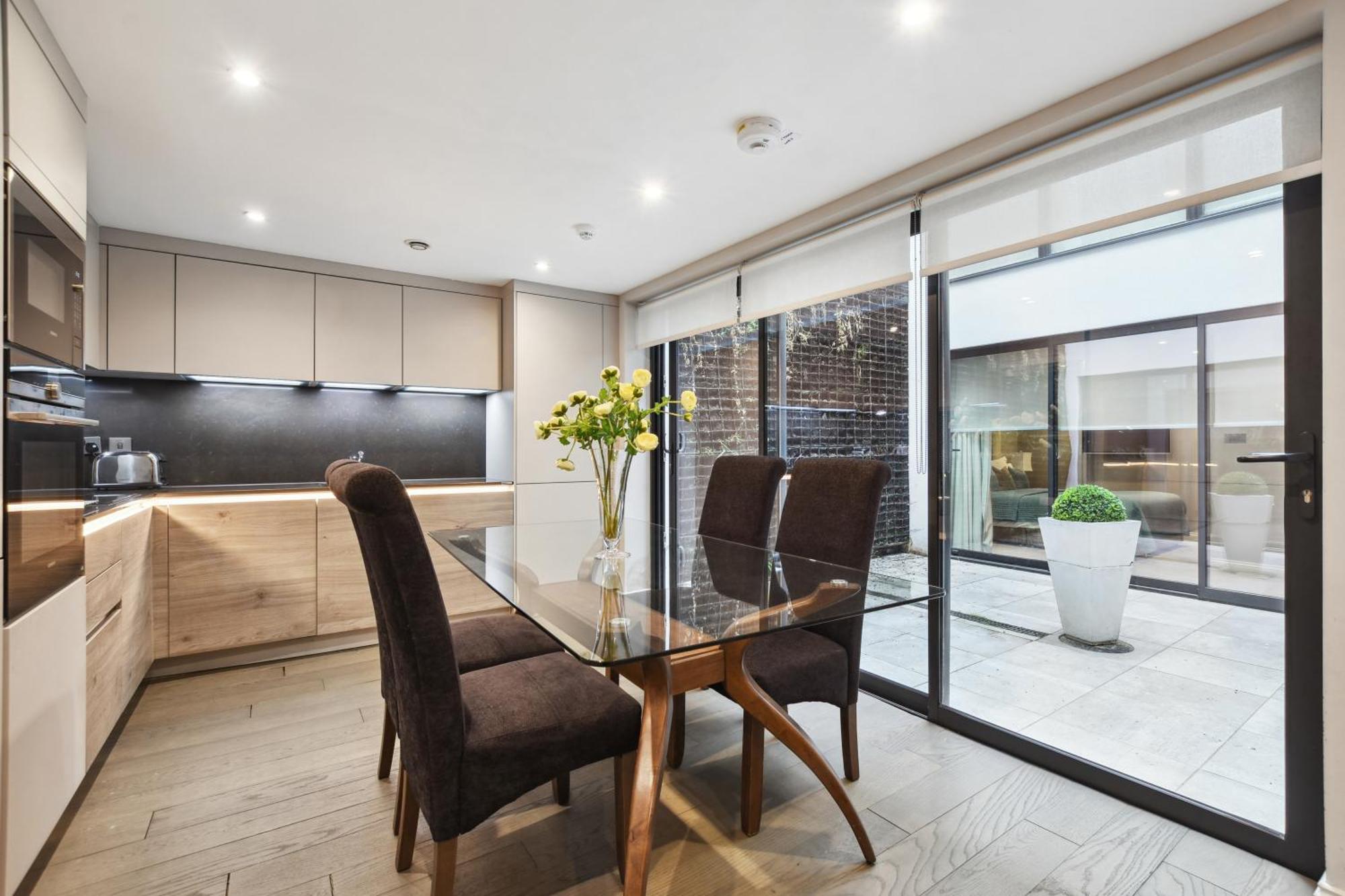 Buckingham Palace Residences By Aeria London
