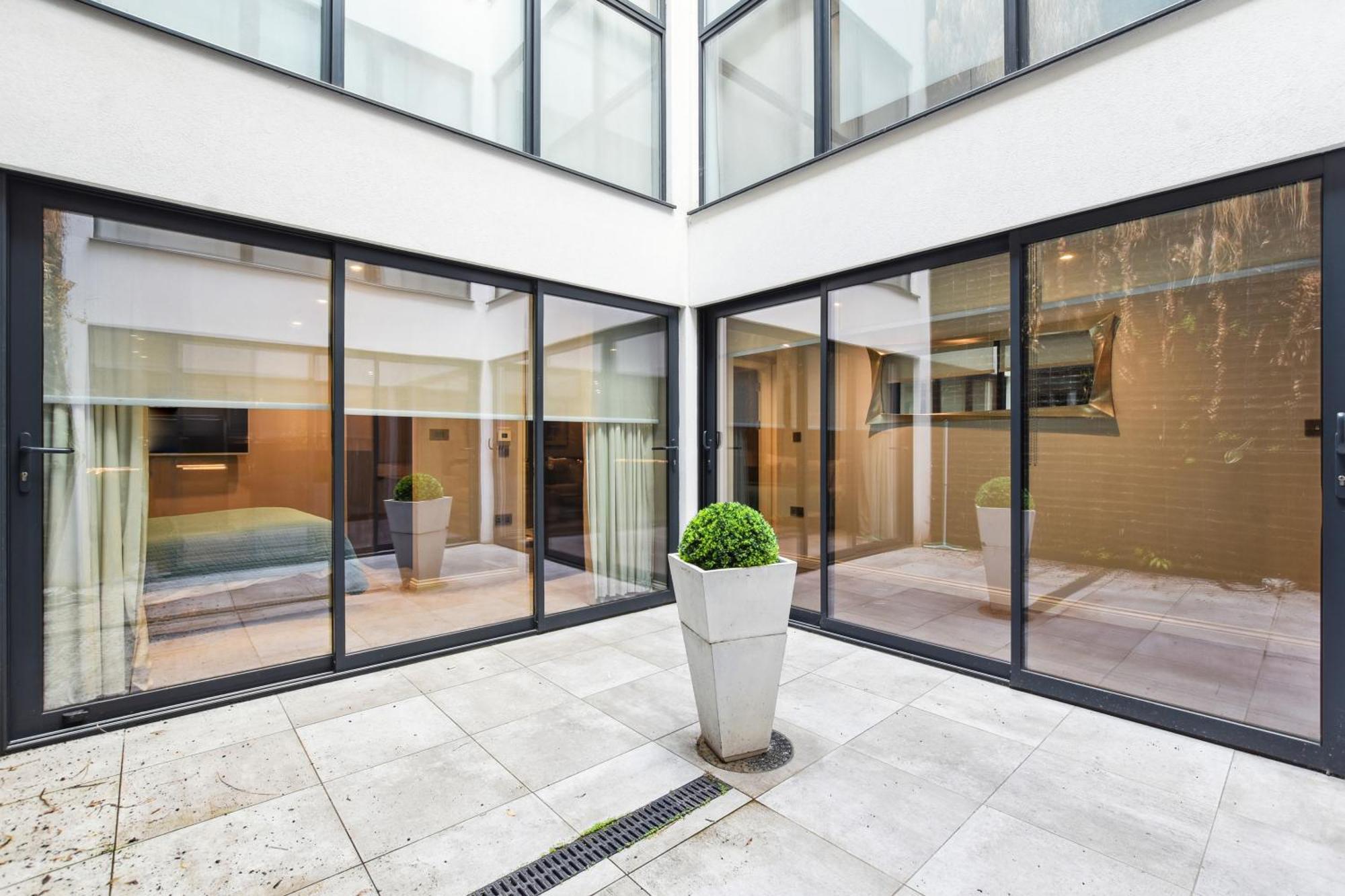 Buckingham Palace Residences By Aeria Apartment London