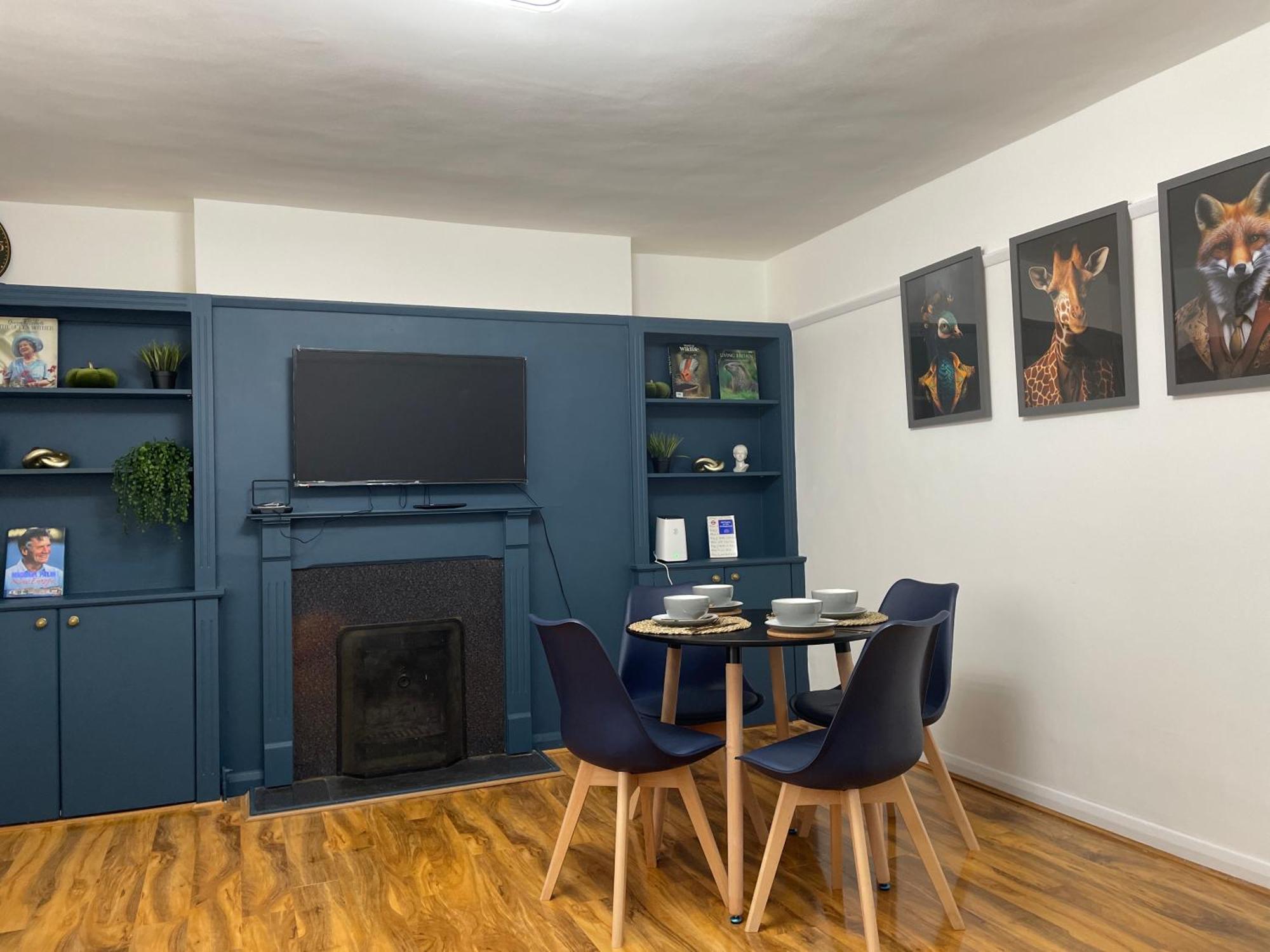 Elegant 2 Bedroom Flat In Chiswick Near Tube Stations Apartment London
