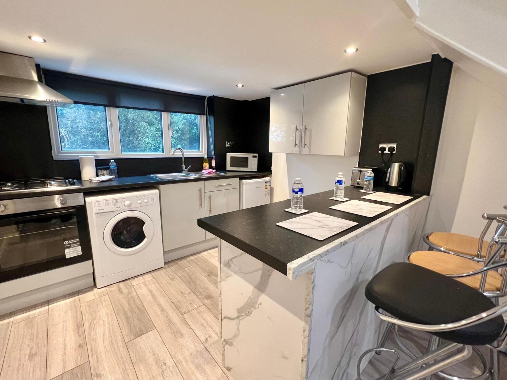 Comfy - Finchley Road * Londen
