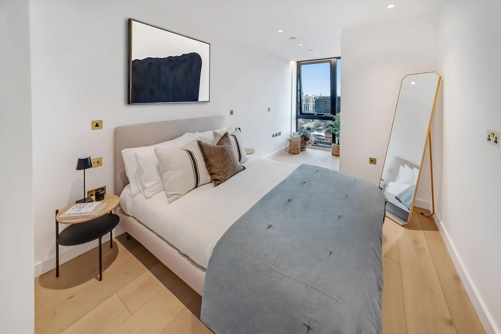 Modern At Enclave Located In Central * Londen