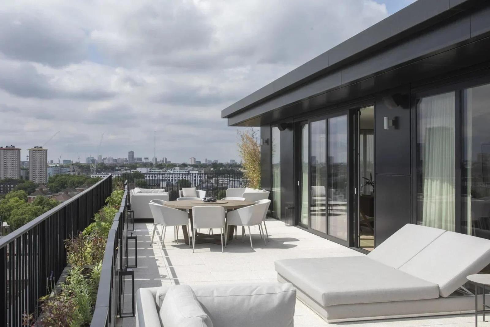 Modern At Enclave Located In Central *