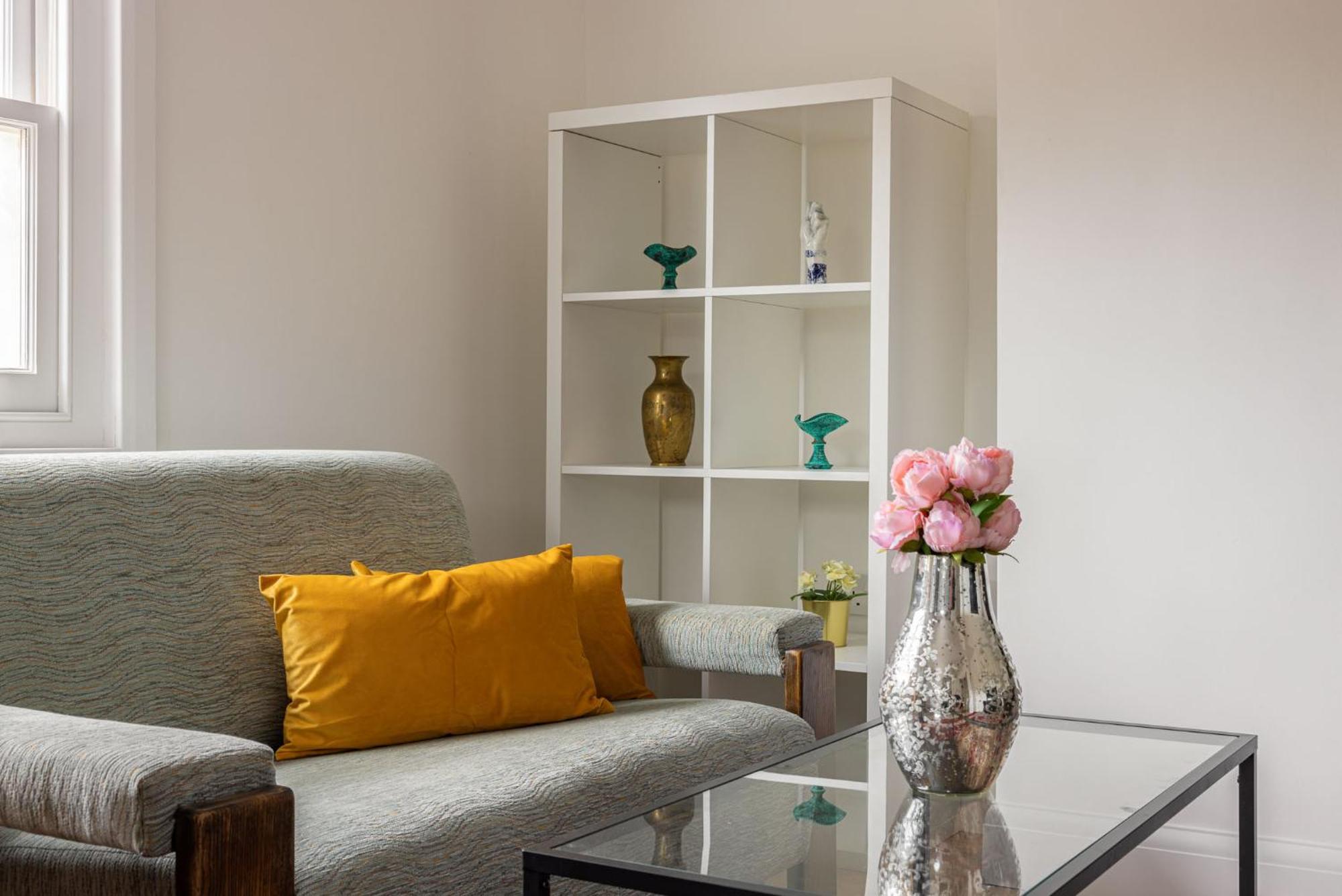 Kensington High Street Apartment *