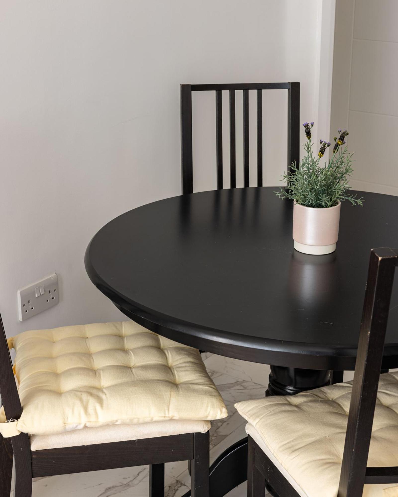 Kensington High Street Apartment