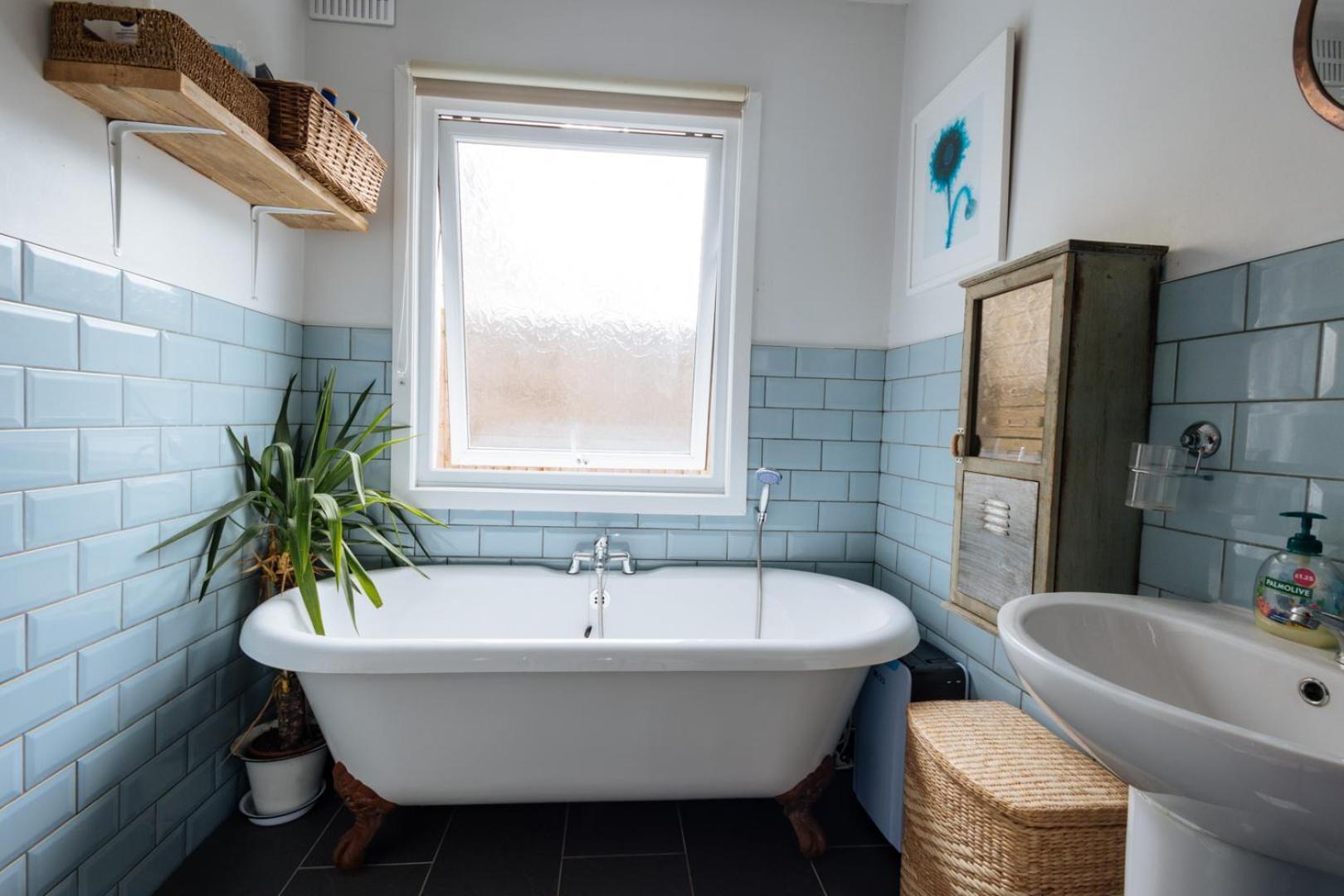Unique Private W/ Easy Access To * Londen