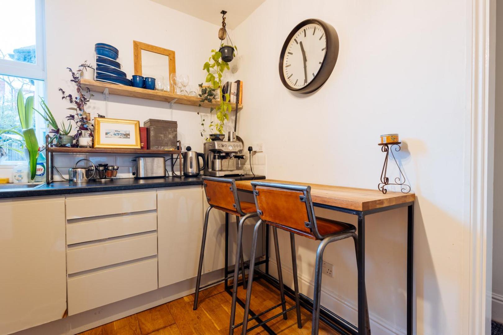 Unique Private W/ Easy Access To Appartement *