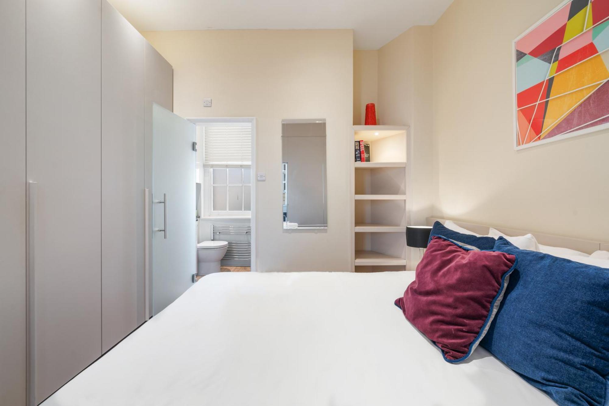 Superb One Bedroom In Soho *
