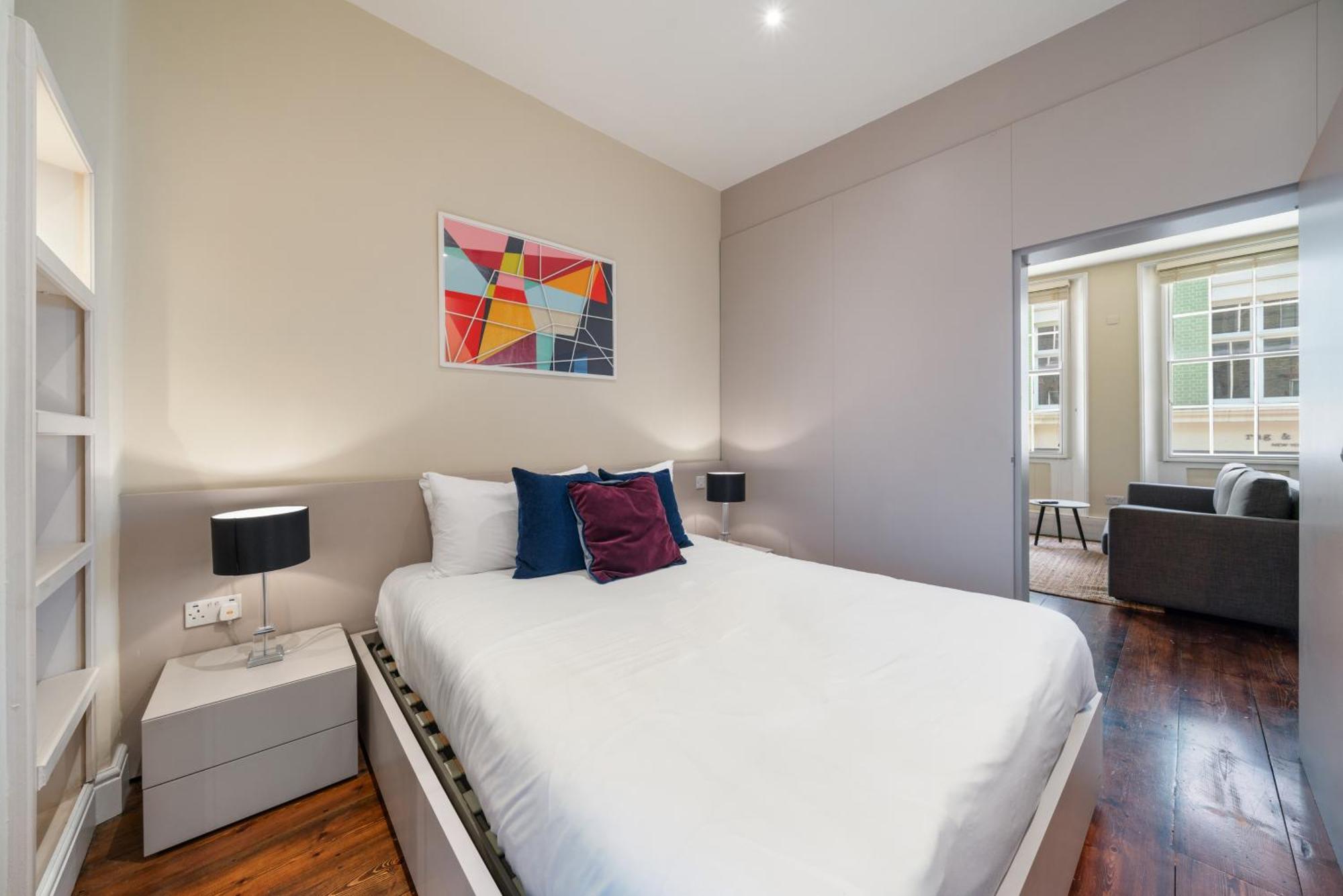Superb One Bedroom In Soho Apartment London