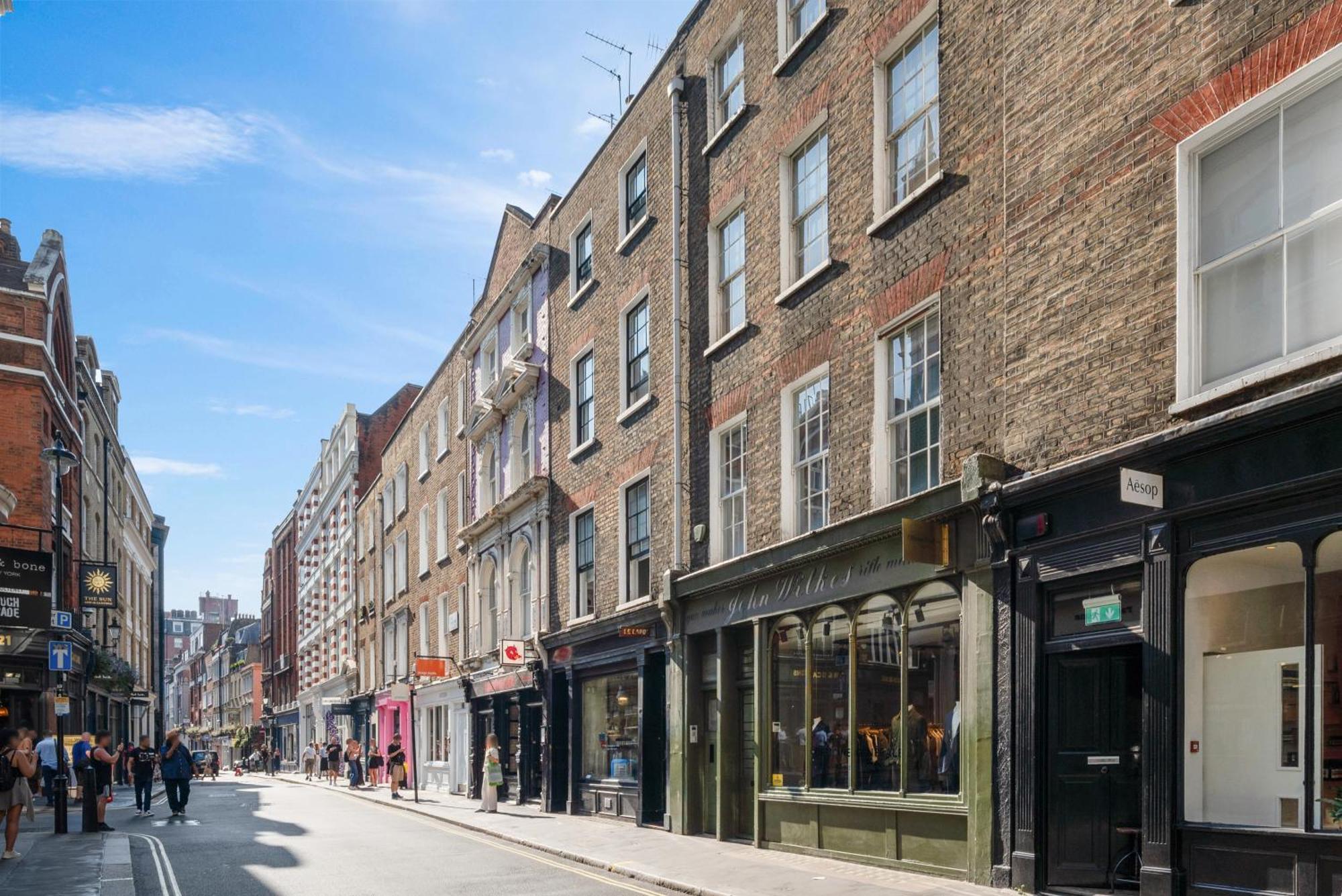 Superb One Bedroom In Soho Apartment