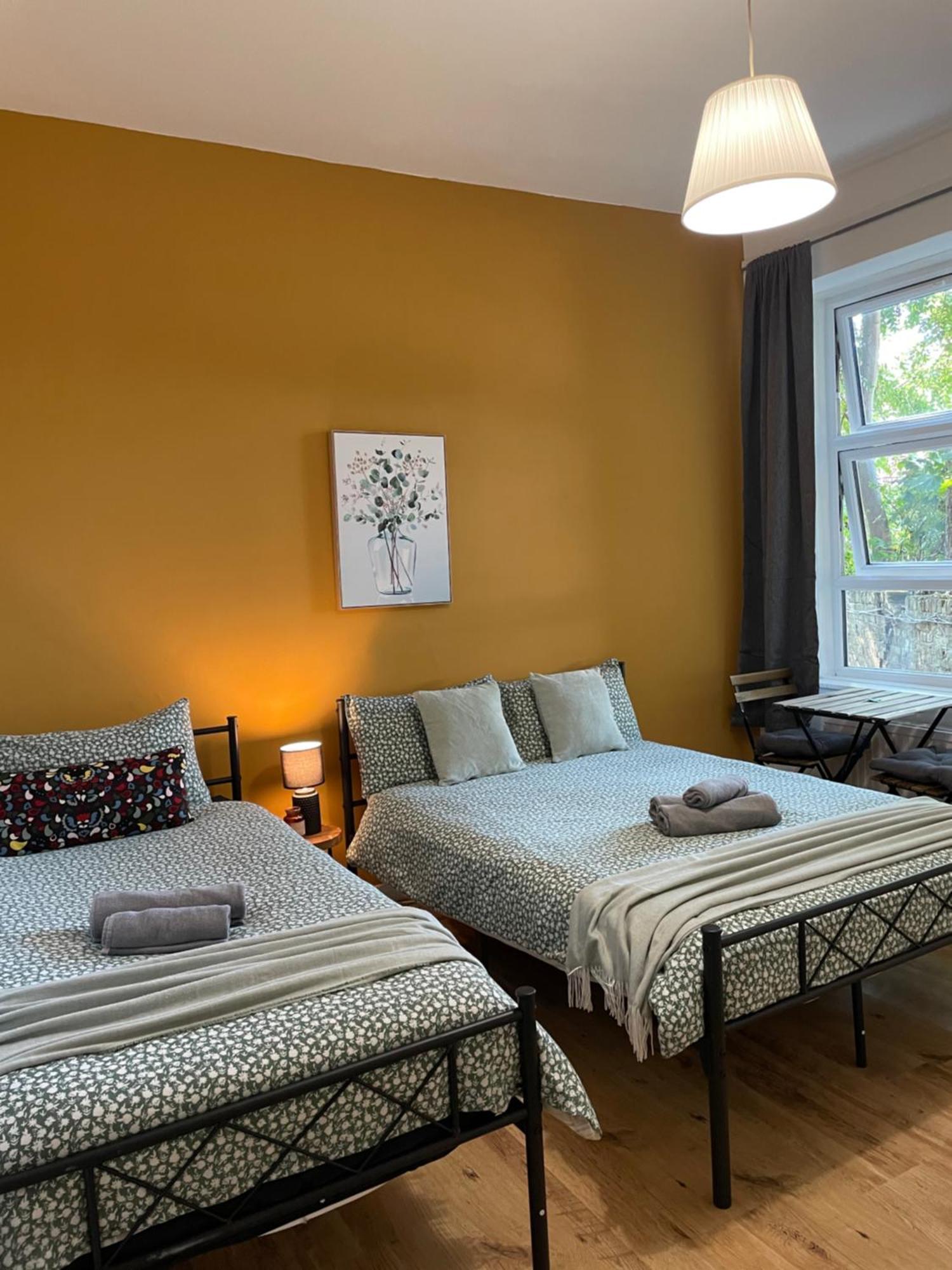 Contemporary Private Near Central *