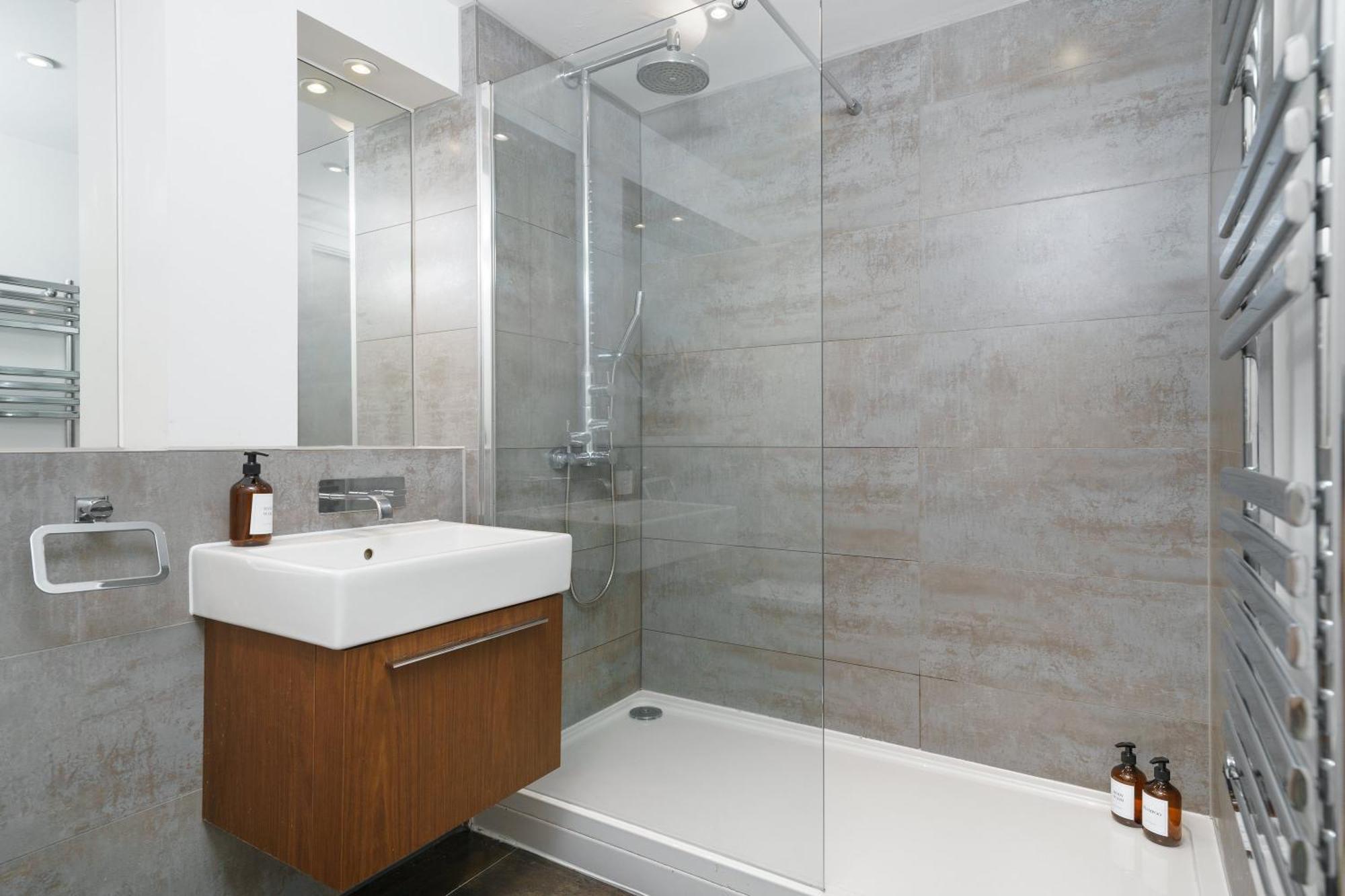 Trafalgar Sq 1 Bedr, 3 Beds Sleeps 6 Leilighet *