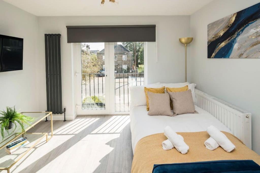 Smart Living Sophisticated Style - Photo Id Required Apartment *