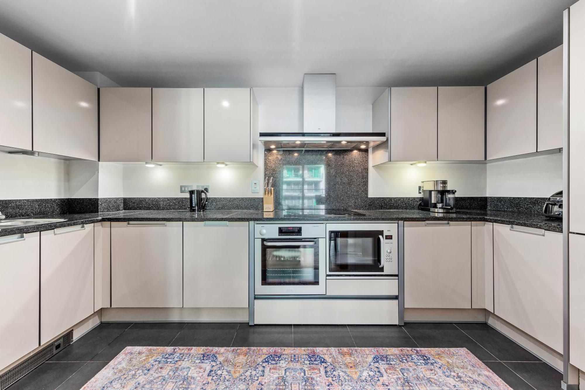 Vauxhall Large 2bedroom With Amazing River View Panoramic Balcony Leilighet London