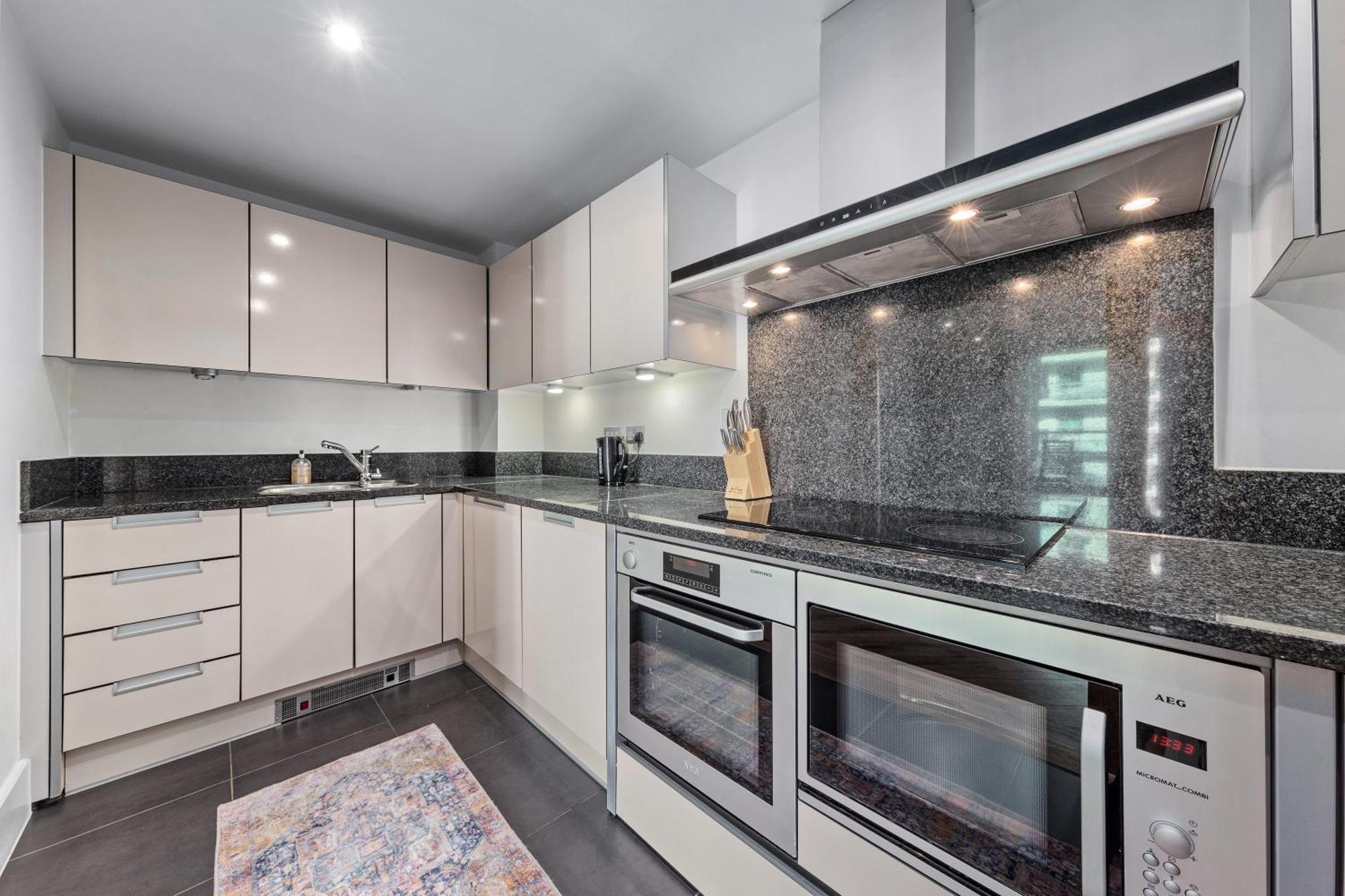 Vauxhall Large 2bedroom With Amazing River View Panoramic Balcony * London